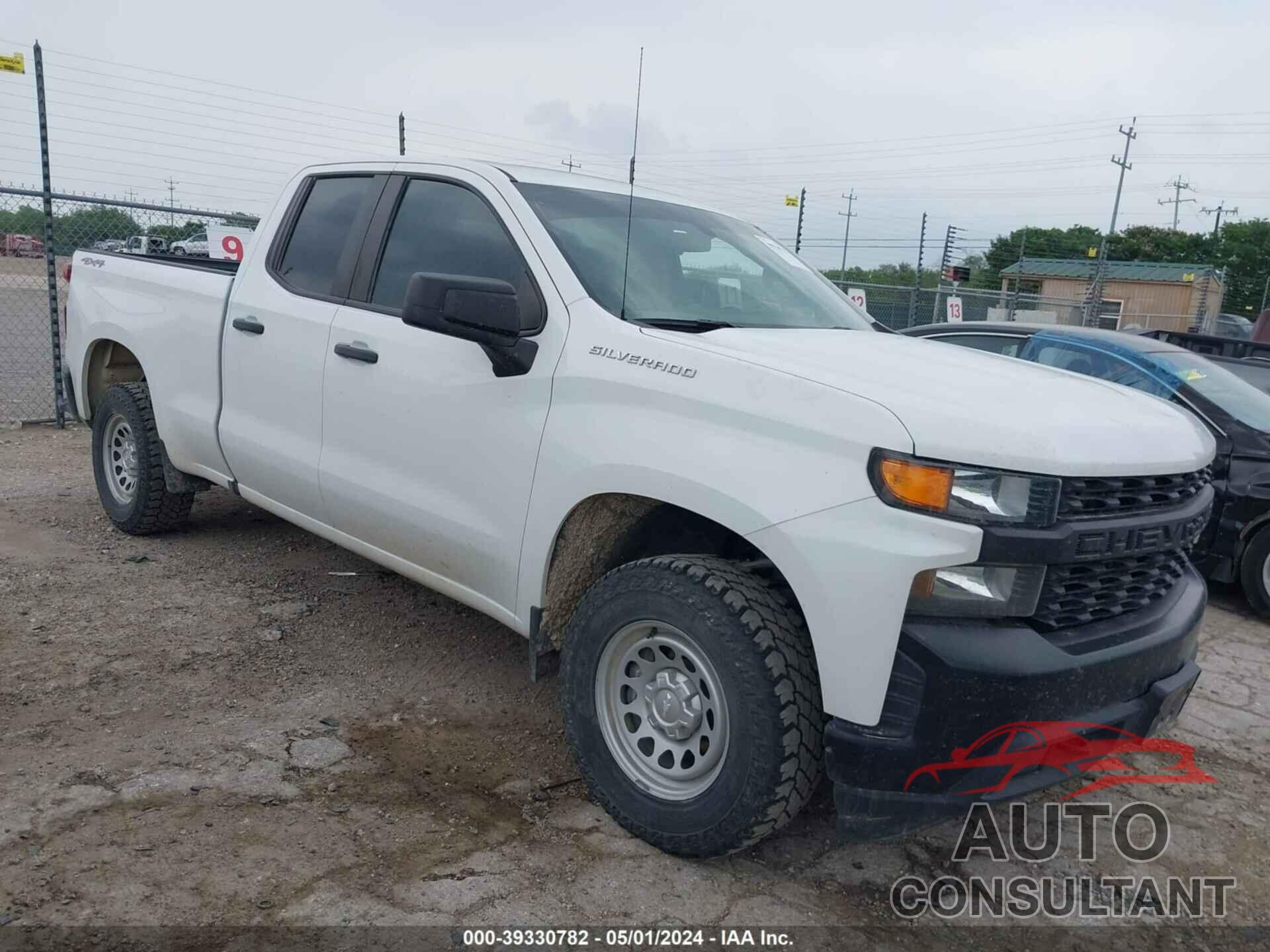 CHEVROLET SILVERADO 1500 2021 - 1GCRYAEH4MZ271813