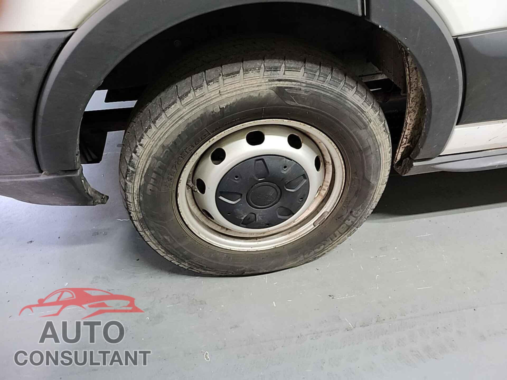 FORD TRANSIT 2018 - 1FTYR2CM2JKA96609