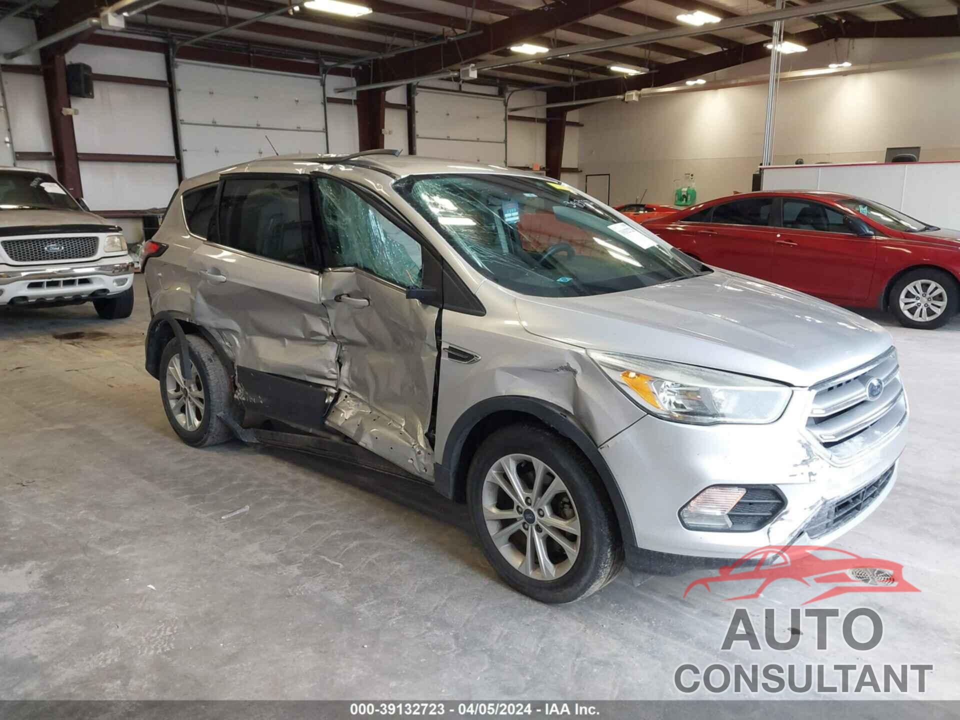 FORD ESCAPE 2017 - 1FMCU0GD4HUA78629