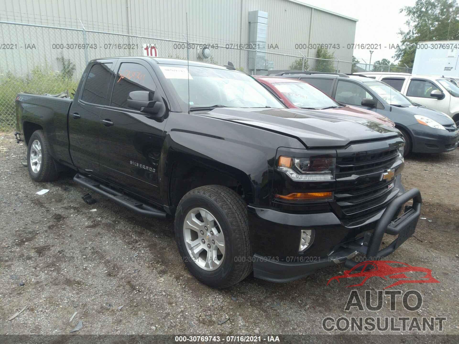 CHEVROLET SILVERADO 1500 2018 - 1GCVKREH0JZ173176