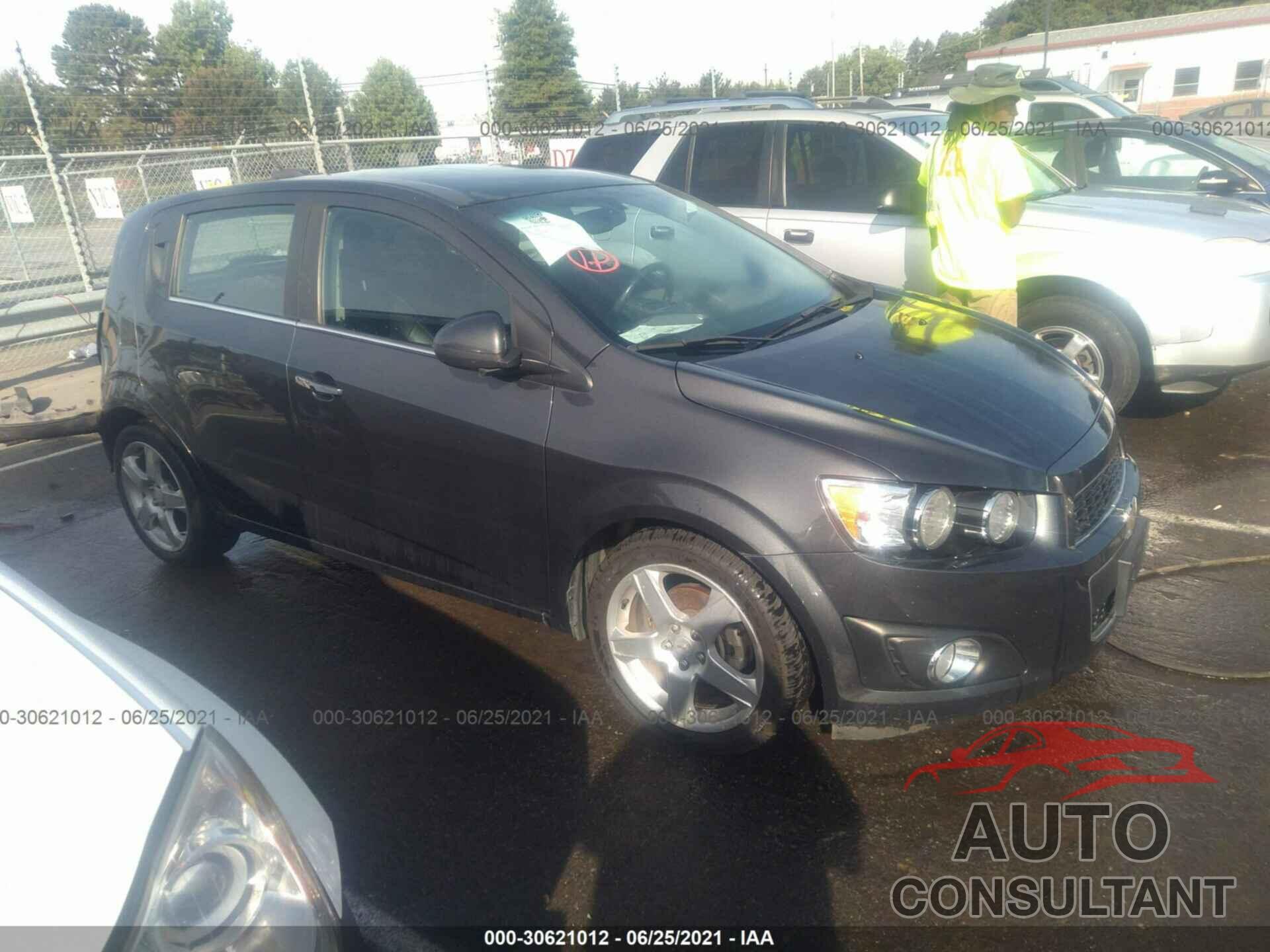 CHEVROLET SONIC 2016 - 1G1JE6SB4G4146999