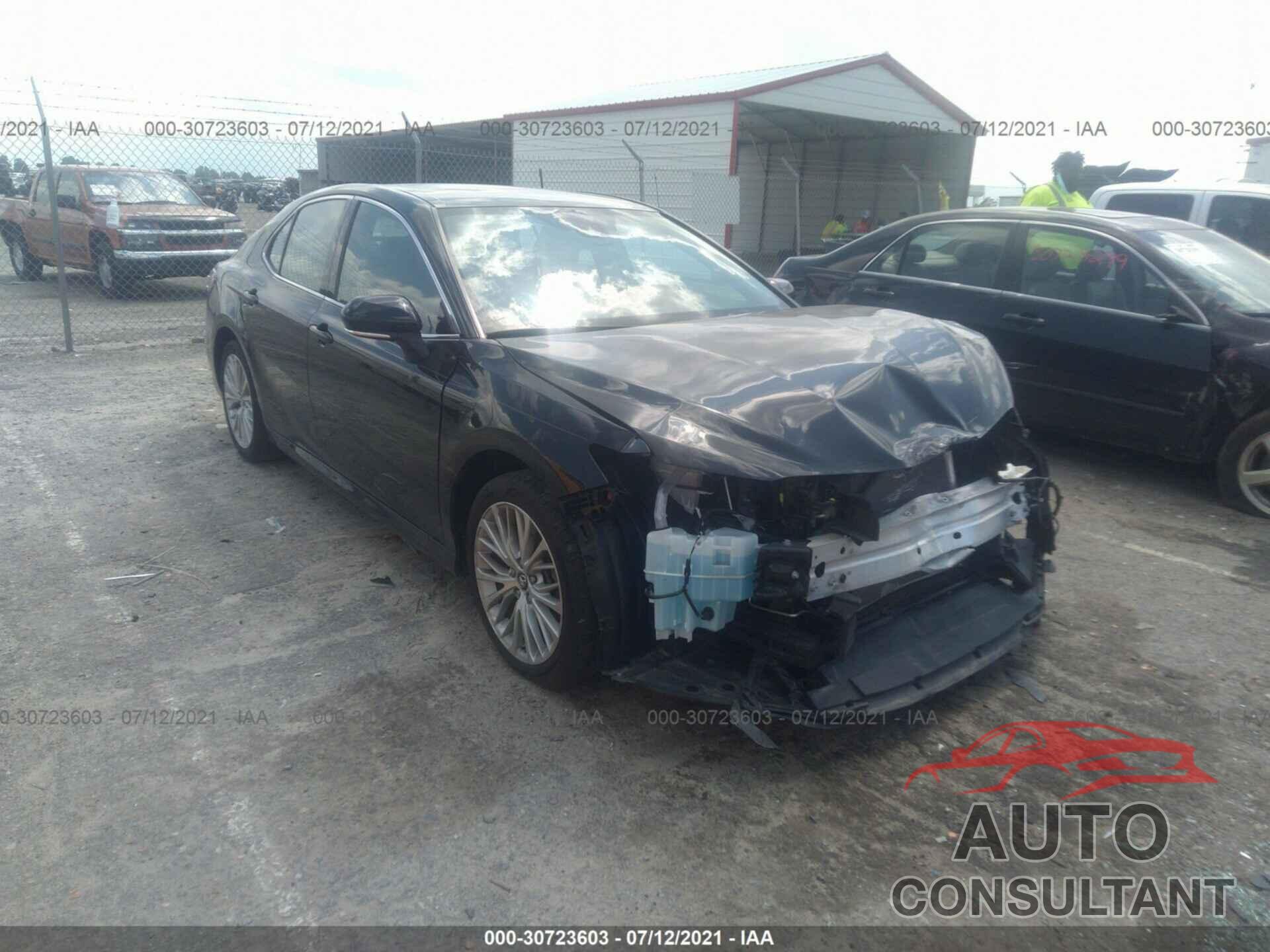 TOYOTA CAMRY 2019 - 4T1B11HK1KU809578