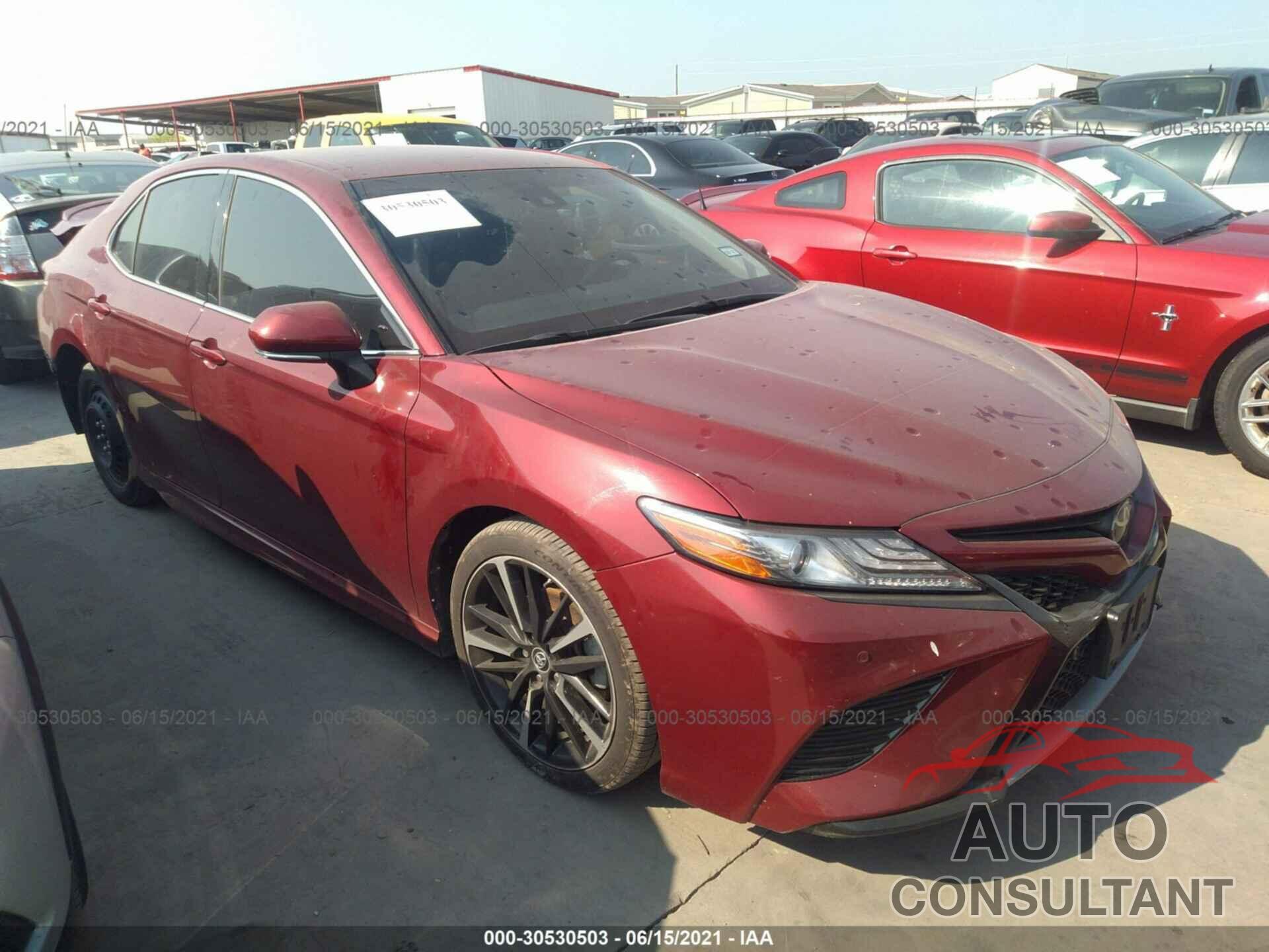 TOYOTA CAMRY 2018 - 4T1B61HK9JU627630