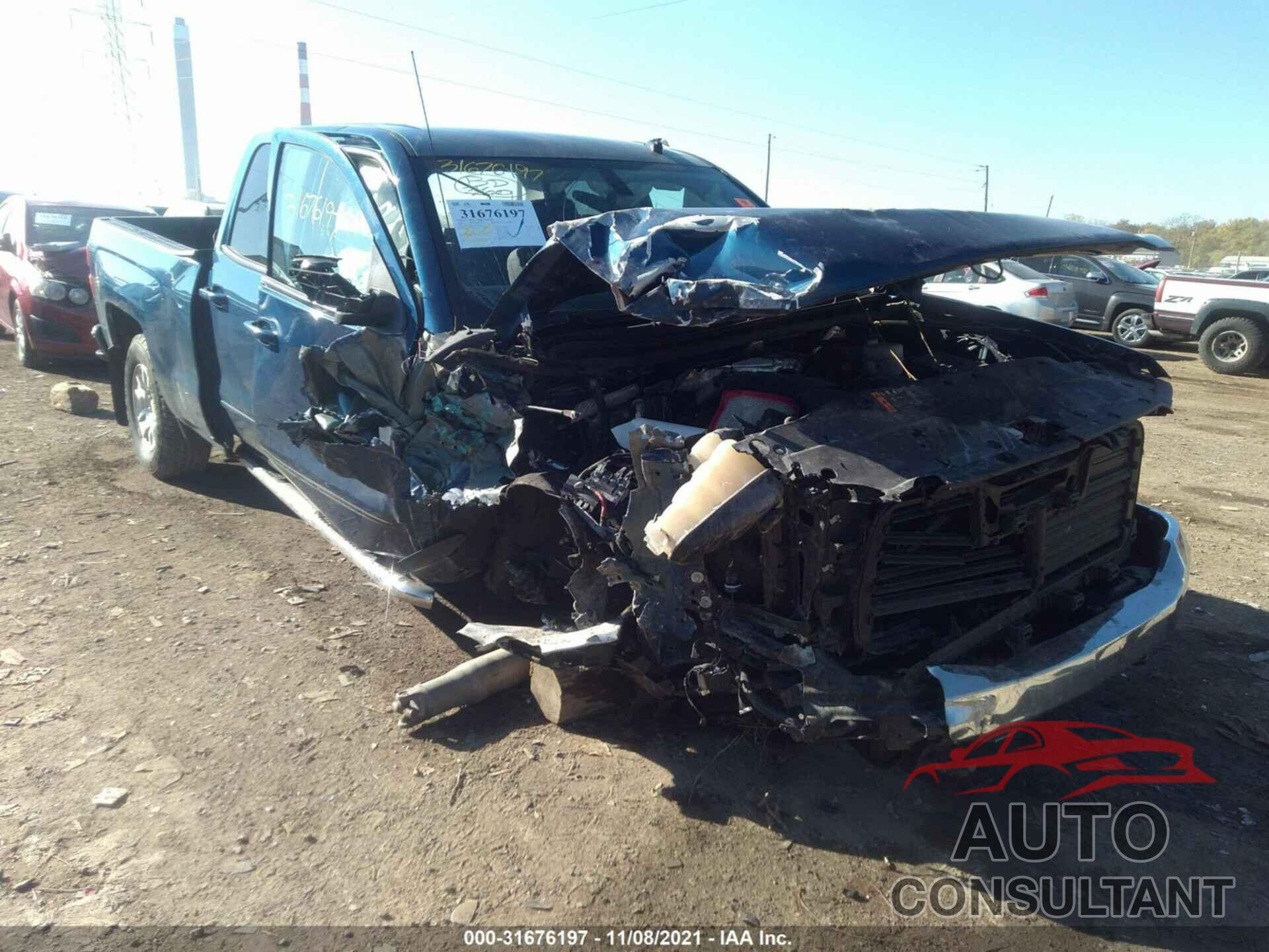 CHEVROLET SILVERADO 1500 2018 - 1GCVKREH0JZ176238
