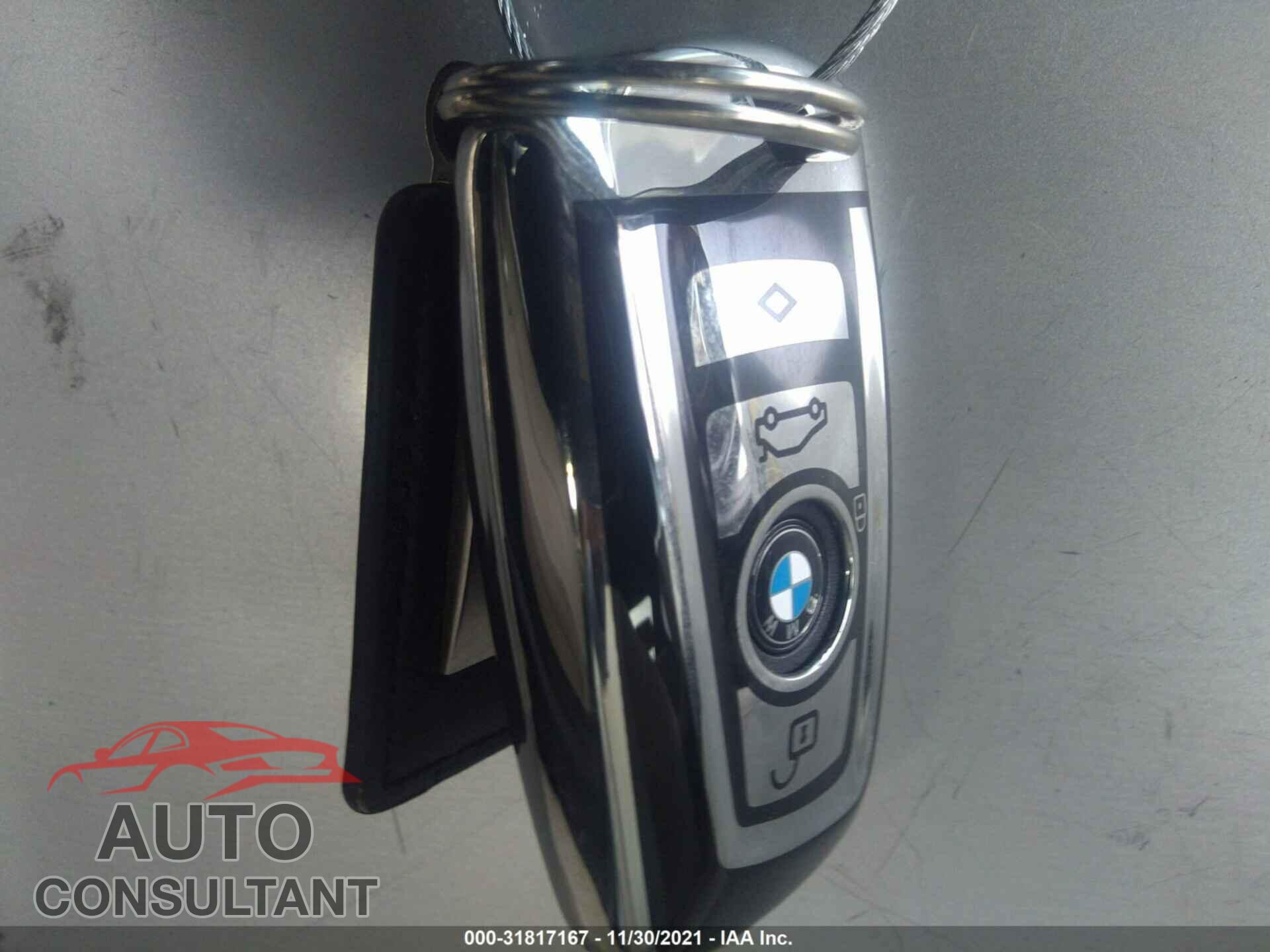 BMW 3 SERIES 2016 - WBA8E9G57GNU30189