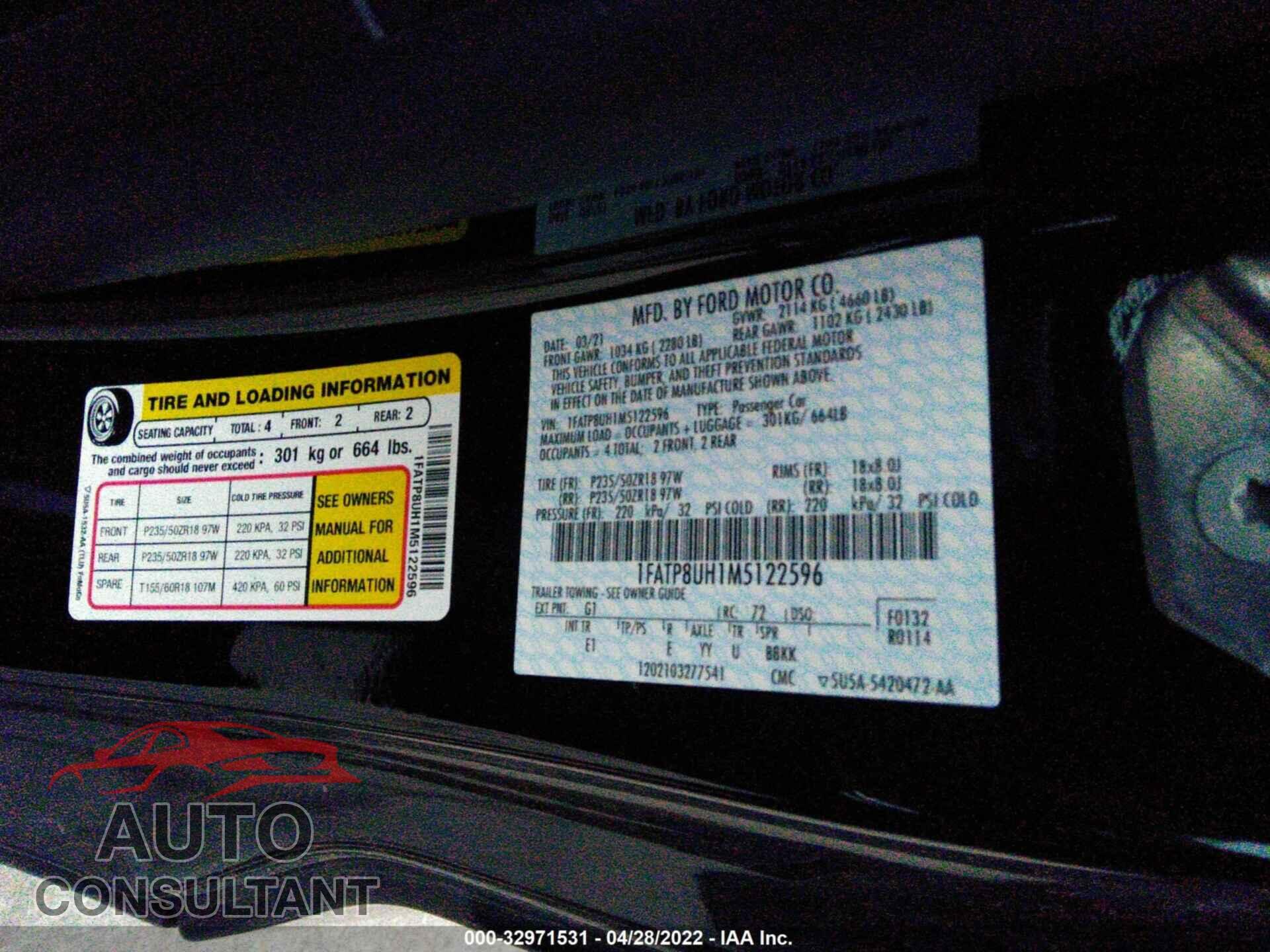 FORD MUSTANG 2021 - 1FATP8UH1M5122596
