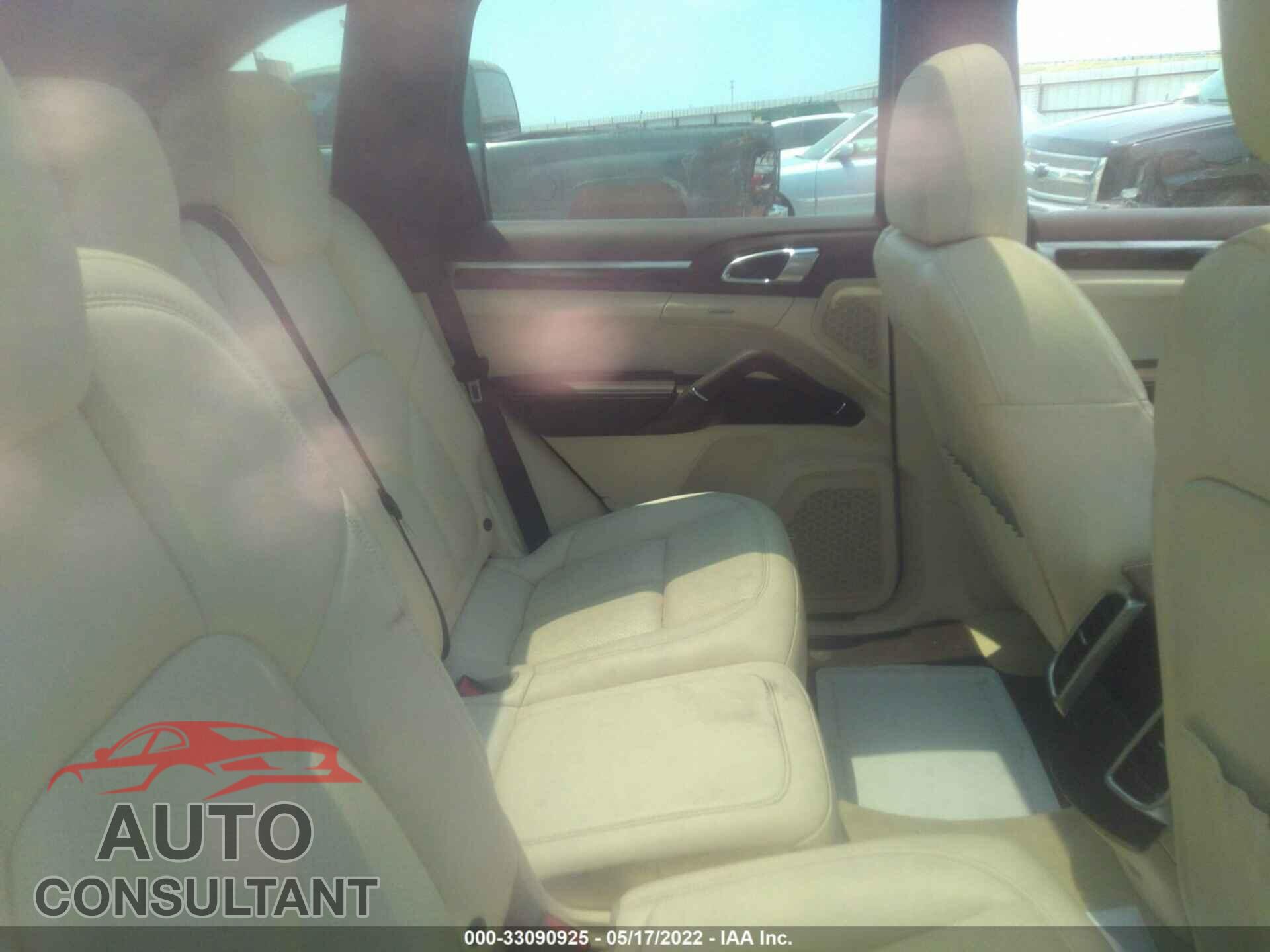 PORSCHE CAYENNE 2017 - WP1AA2A2XHKA81858