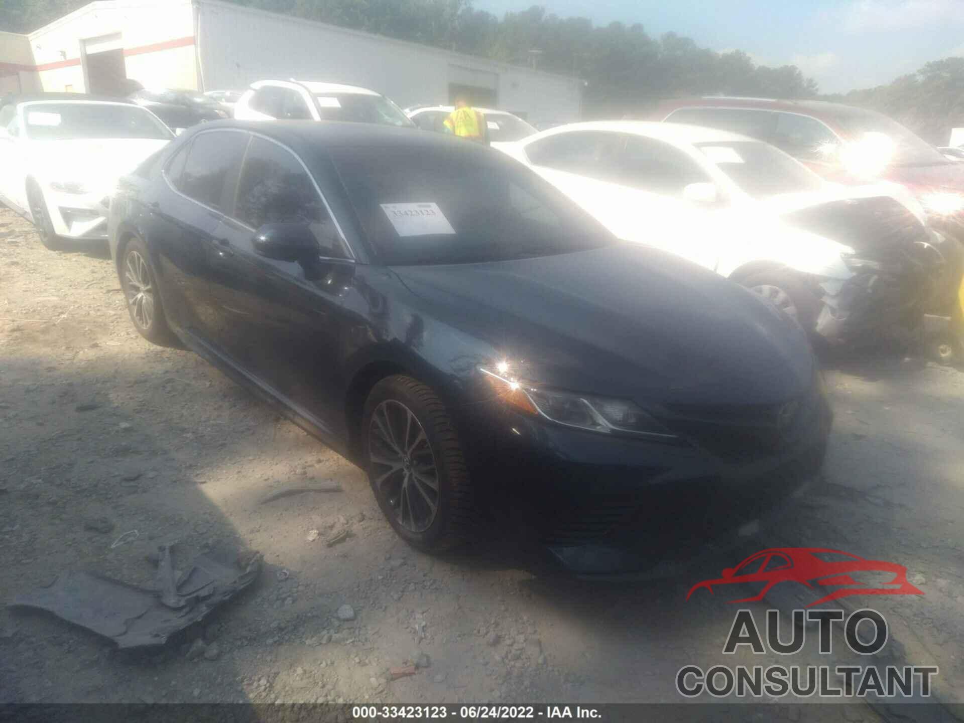TOYOTA CAMRY 2018 - 4T1B11HK9JU561725
