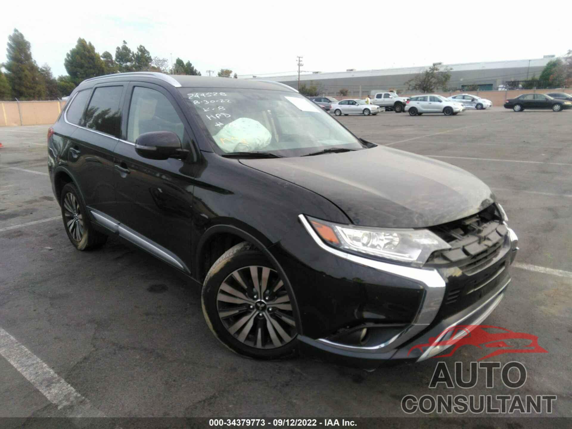 MITSUBISHI OUTLANDER 2019 - JA4AD3A35KZ006601