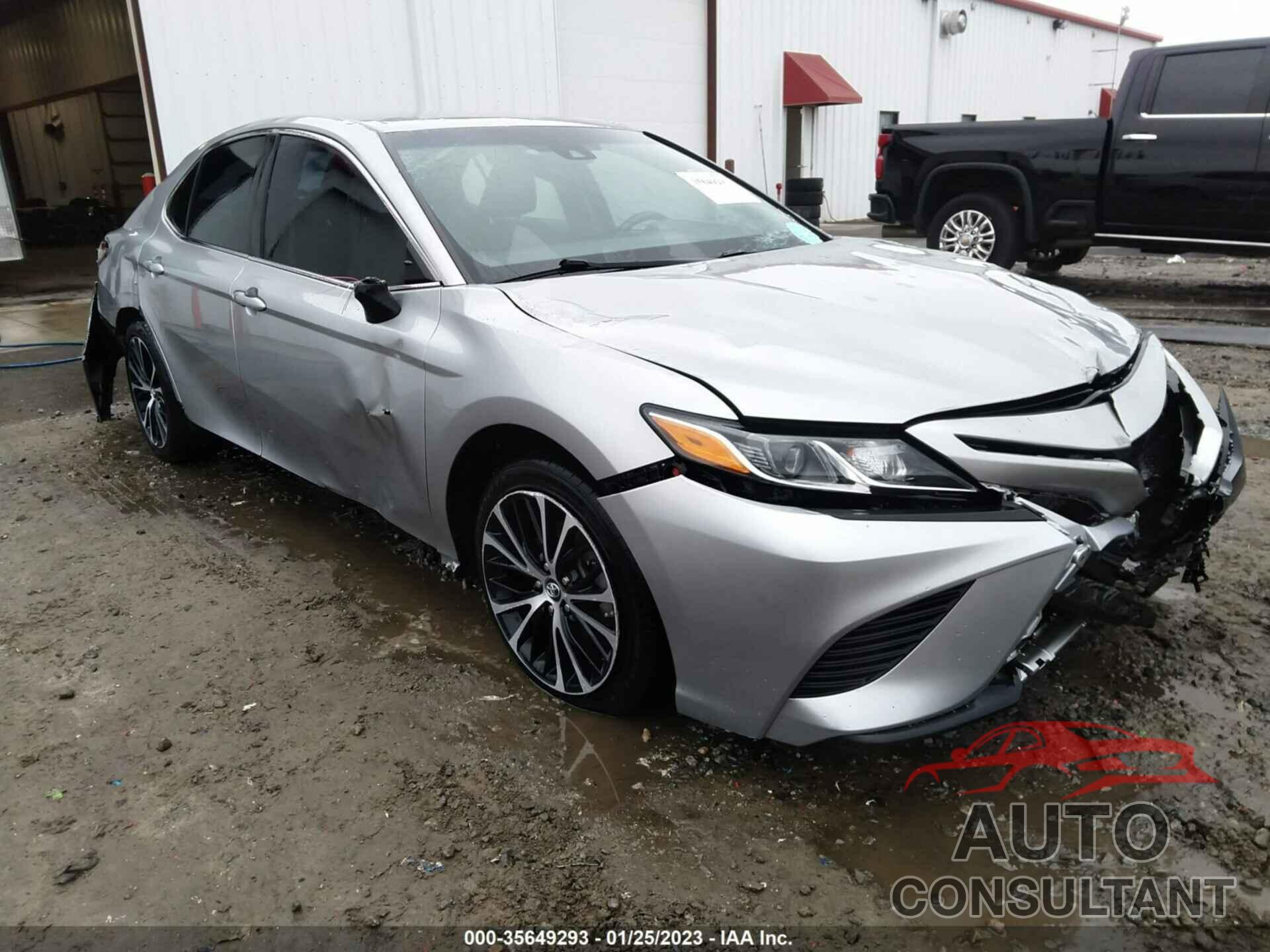 TOYOTA CAMRY 2018 - 4T1B11HK4JU677690