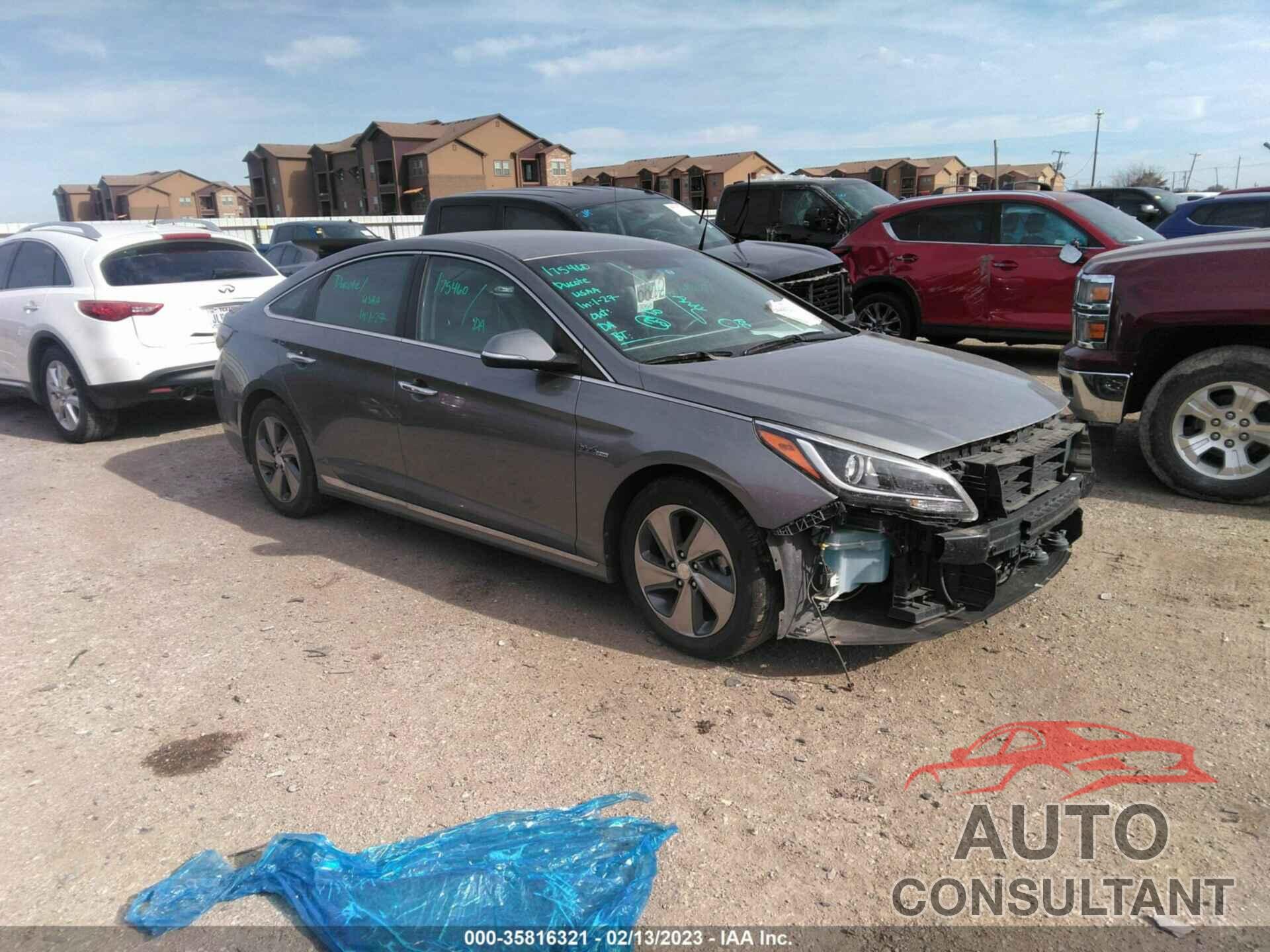 HYUNDAI SONATA HYBRID 2017 - KMHE34L18HA057590