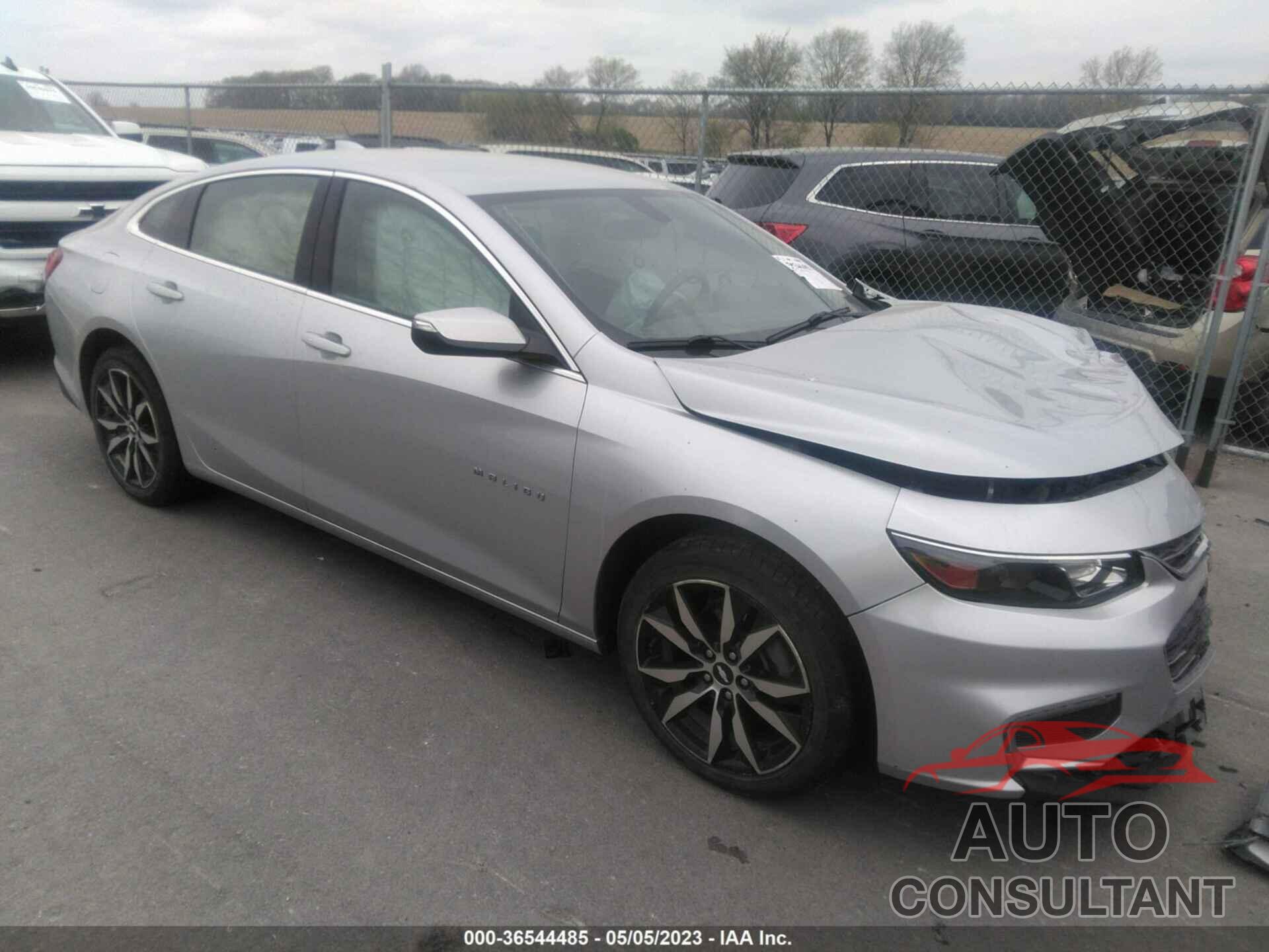 CHEVROLET MALIBU 2017 - 1G1ZE5ST1HF275889
