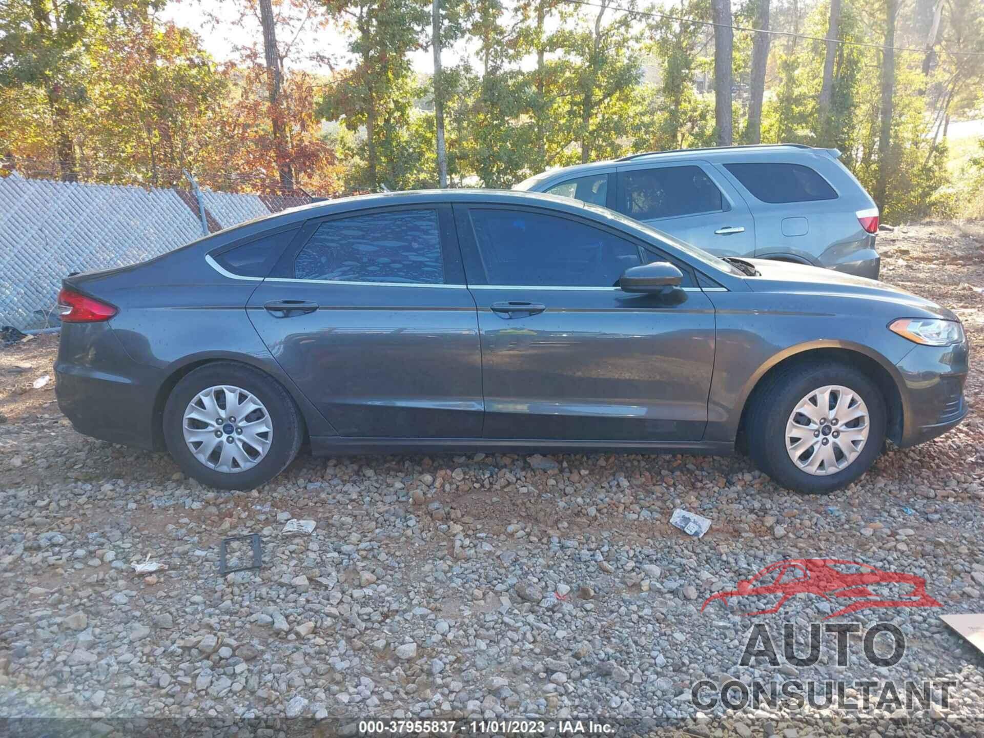 FORD FUSION 2019 - 3FA6P0G70KR246032