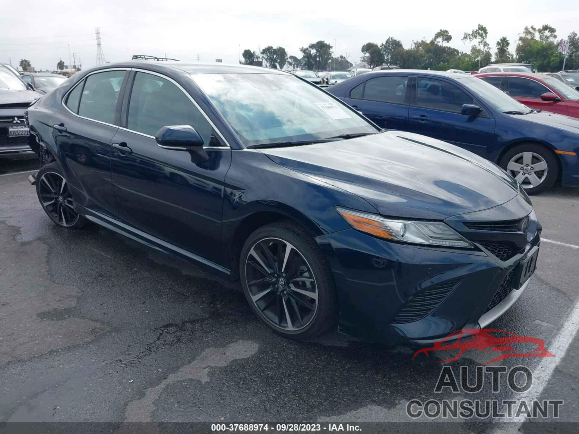 TOYOTA CAMRY 2018 - 4T1B61HK5JU541375