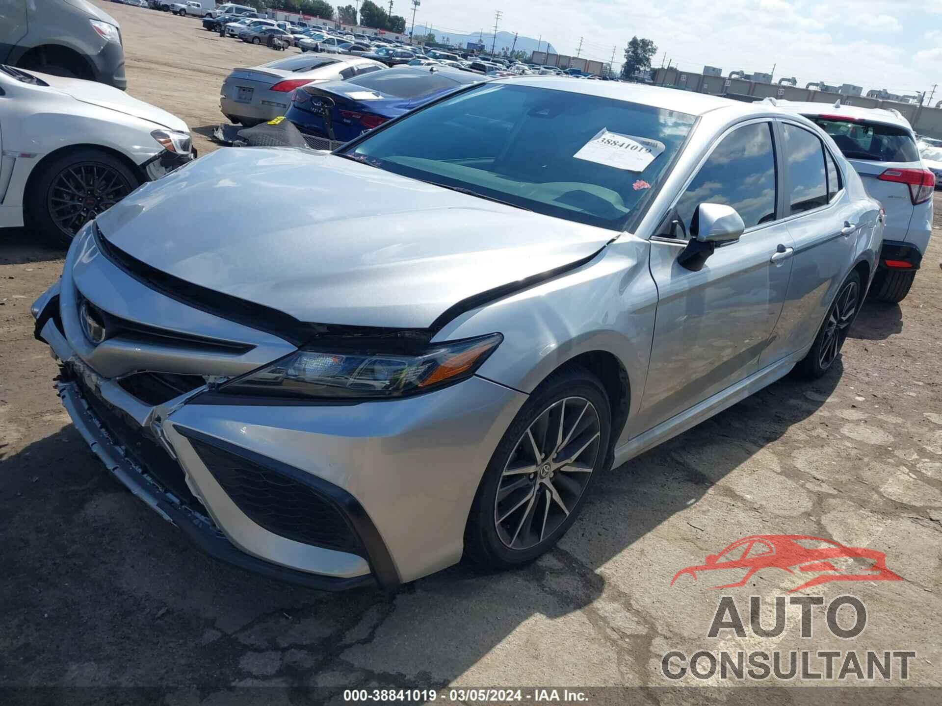 TOYOTA CAMRY 2022 - 4T1G11AK6NU620073