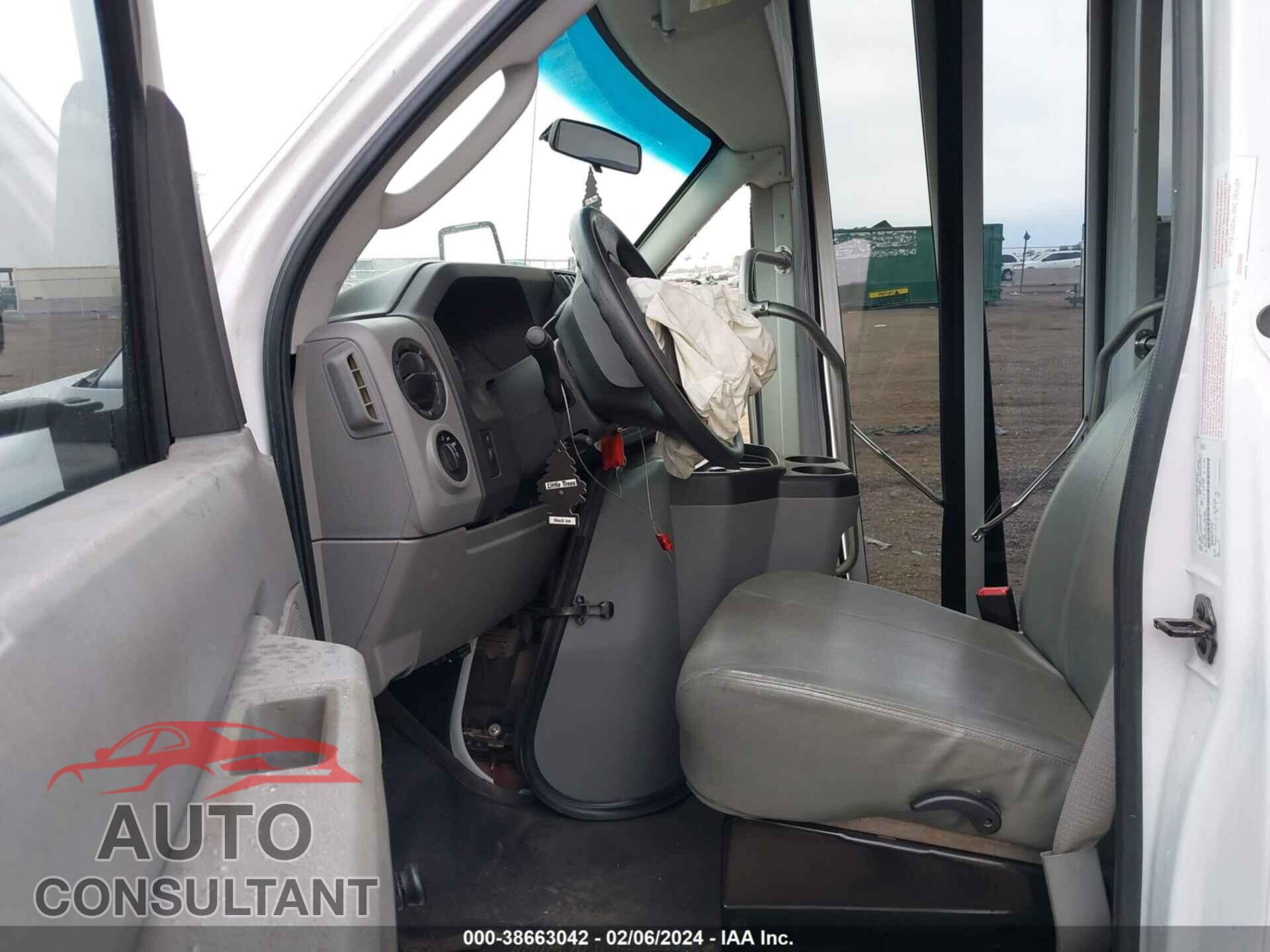 FORD ECONOLINE 2018 - 1FDEE3FS2JDC41520