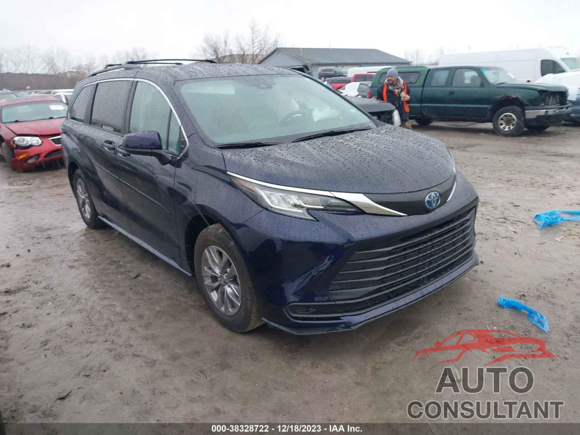 TOYOTA SIENNA 2023 - 5TDKSKFC2PS082420