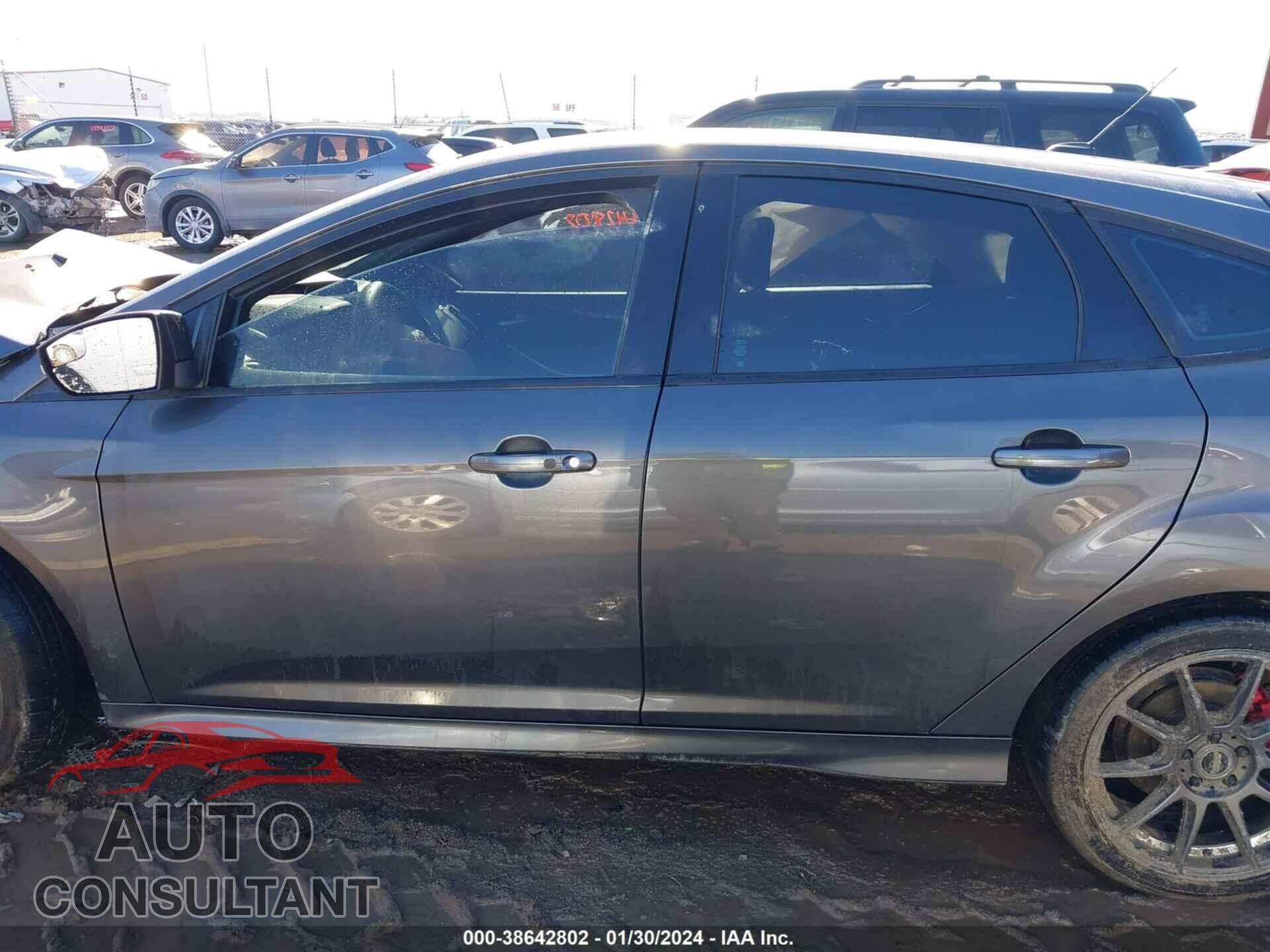 FORD FOCUS ST 2016 - 1FADP3L98GL262596