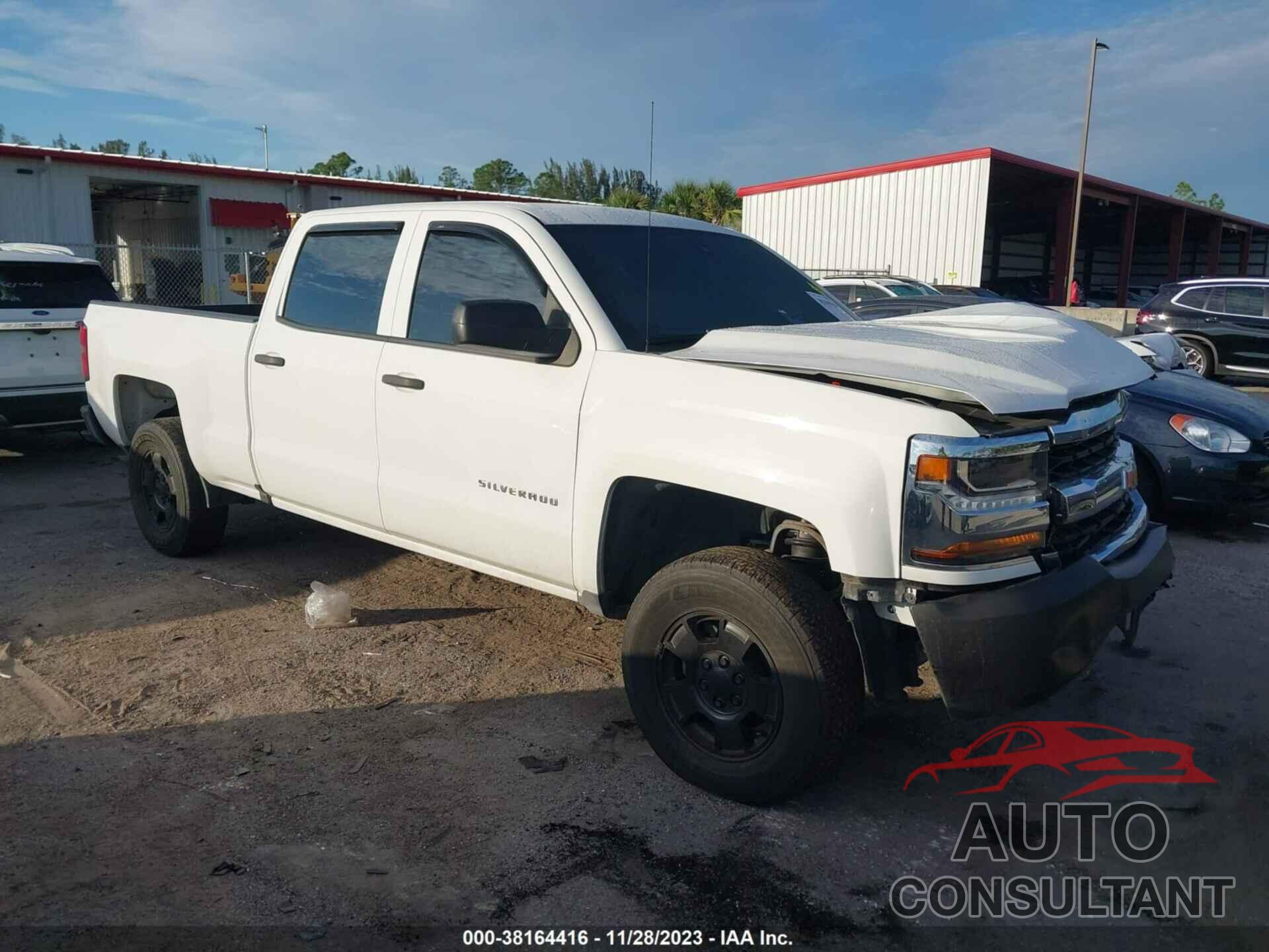 CHEVROLET SILVERADO 1500 2018 - 1GCPCNEC8JF130855