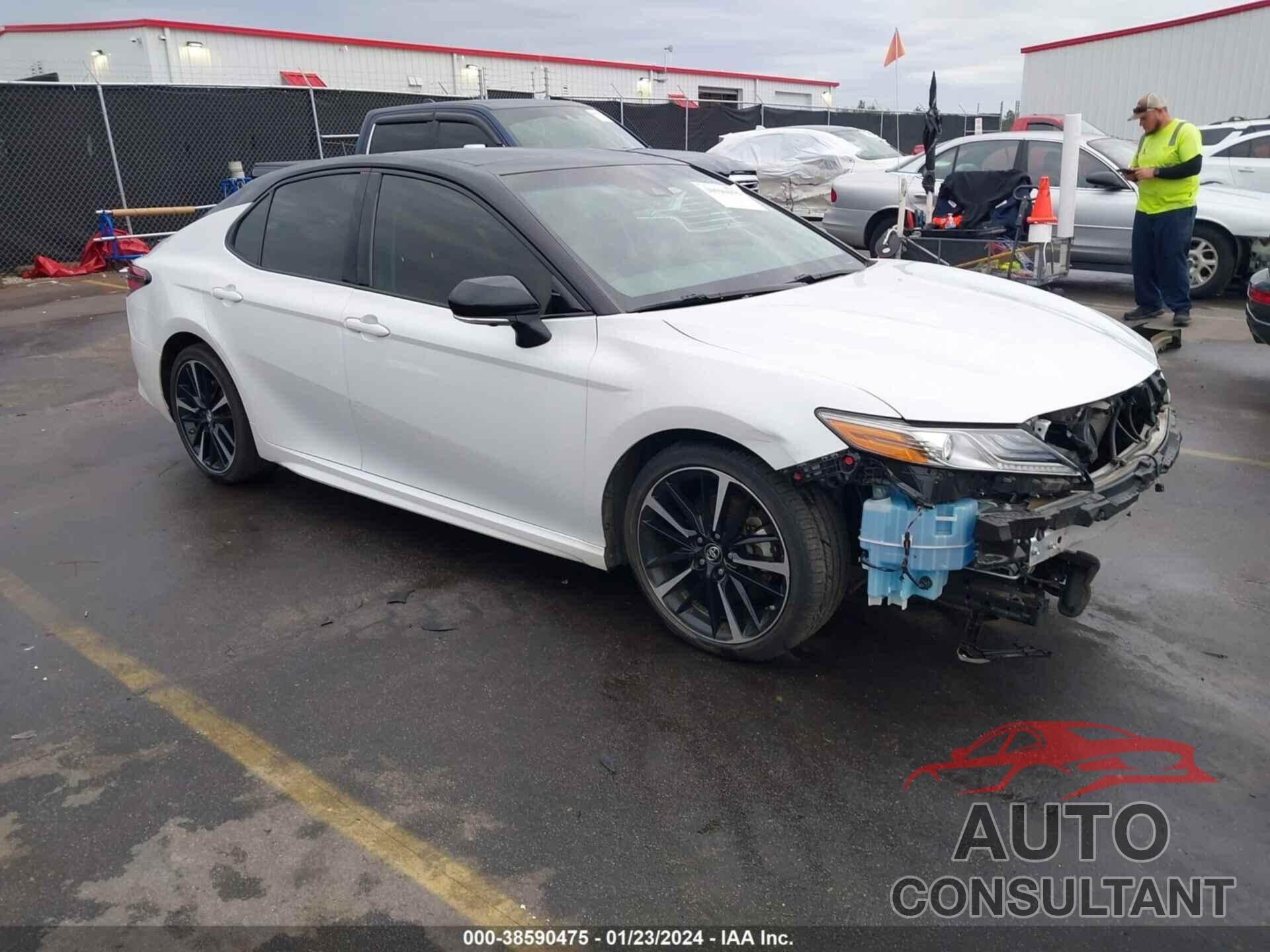 TOYOTA CAMRY 2018 - 4T1BZ1HK3JU013650