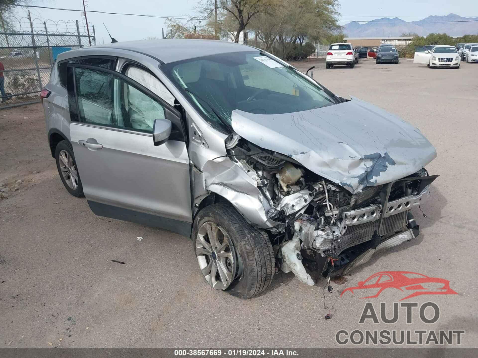 FORD ESCAPE 2019 - 1FMCU9G92KUB33747
