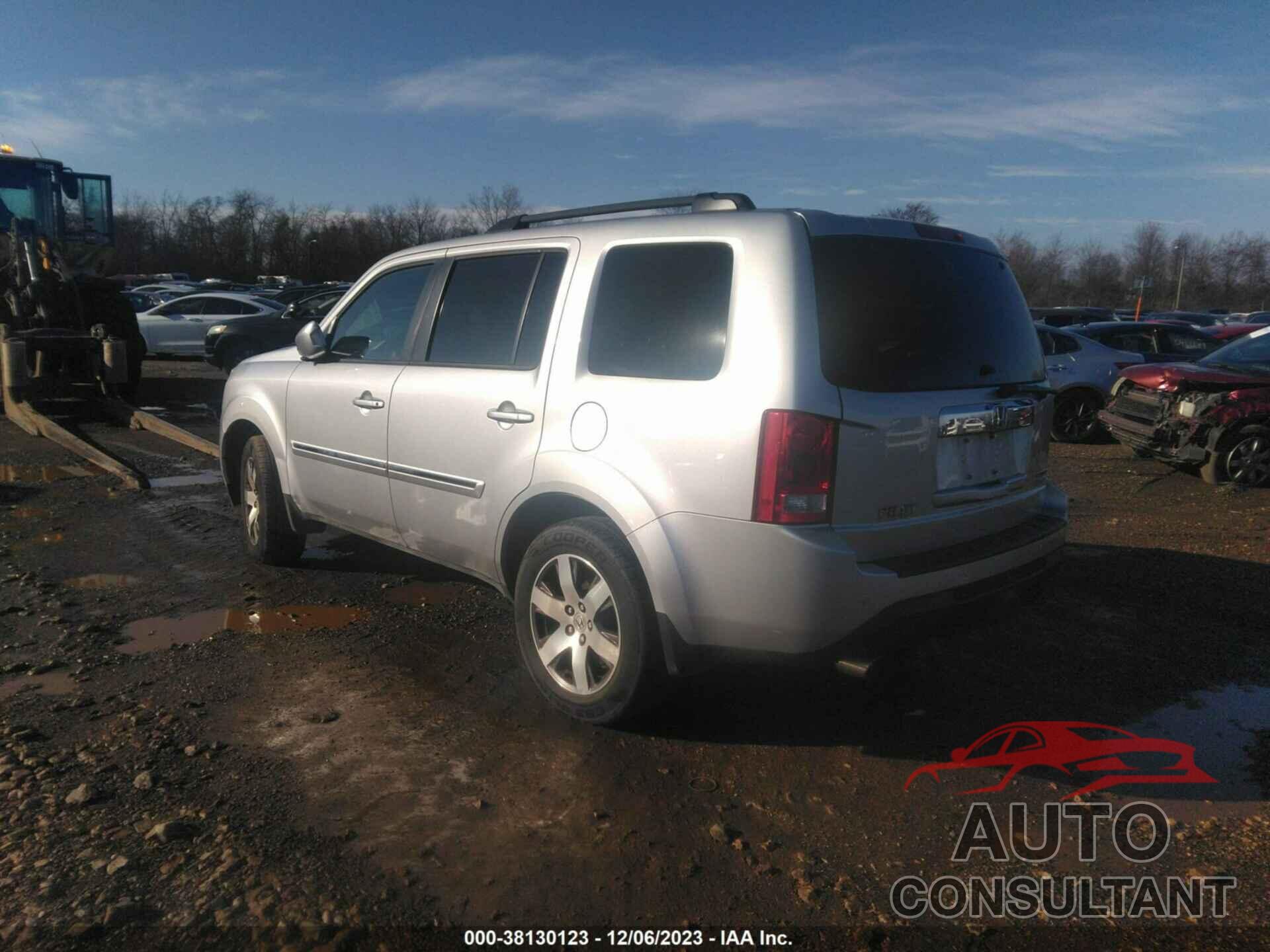 HONDA PILOT 2015 - 5FNYF4H90FB035241