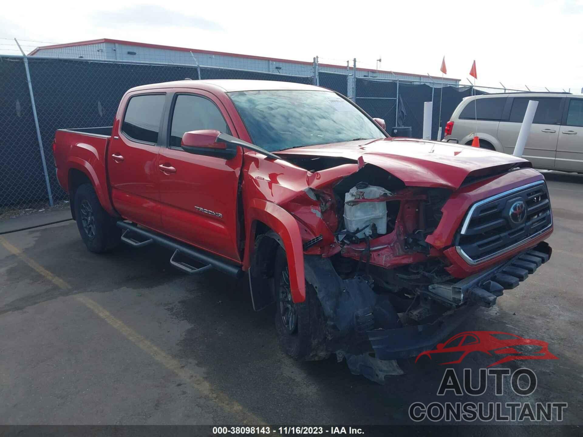TOYOTA TACOMA 2018 - 5TFAZ5CNXJX070421