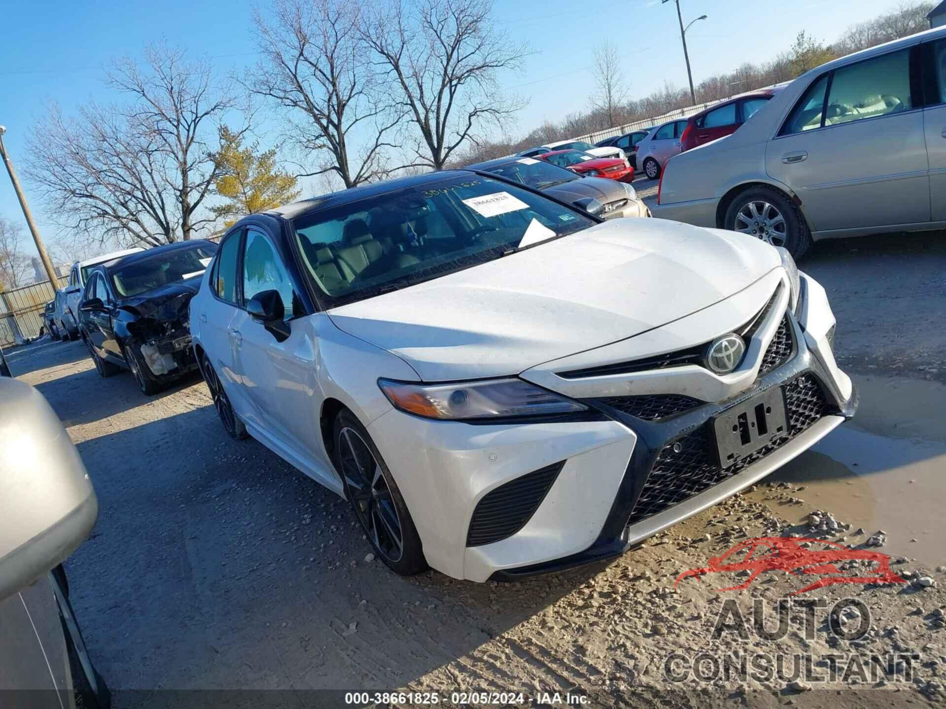 TOYOTA CAMRY 2018 - 4T1B61HK7JU126512
