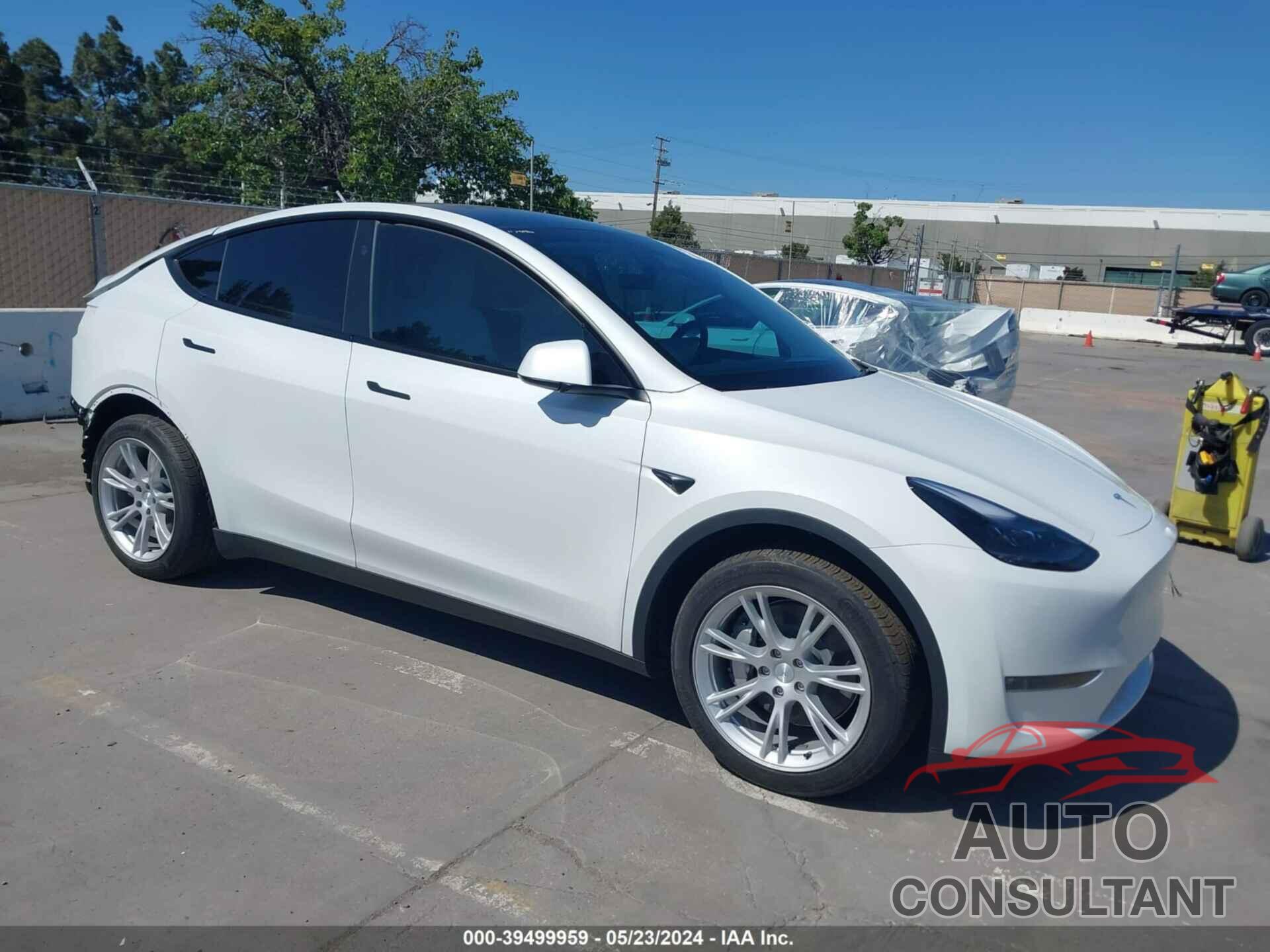 TESLA MODEL Y 2023 - 7SAYGDEE6PF853320