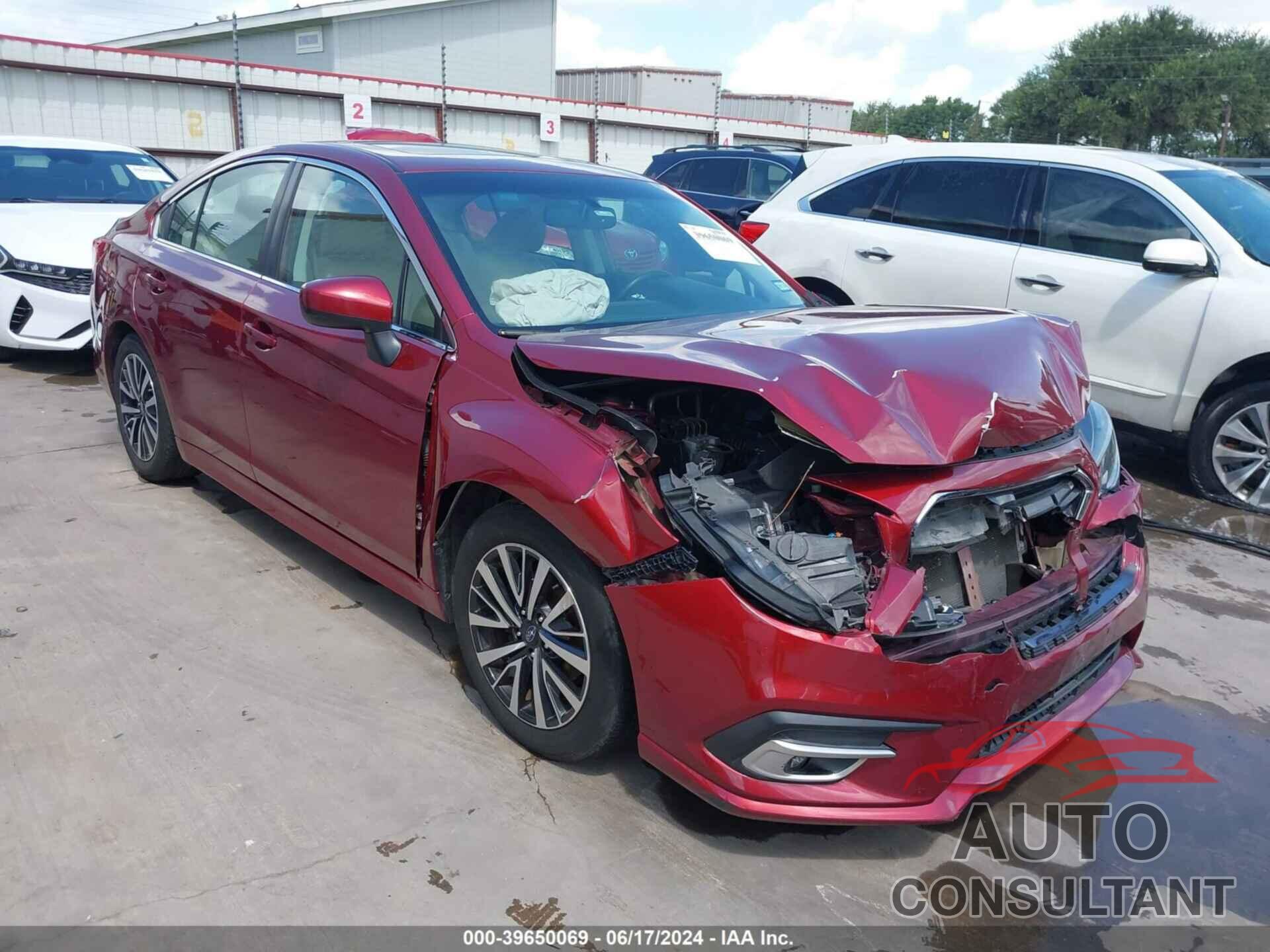 SUBARU LEGACY 2018 - 4S3BNAD69J3038874