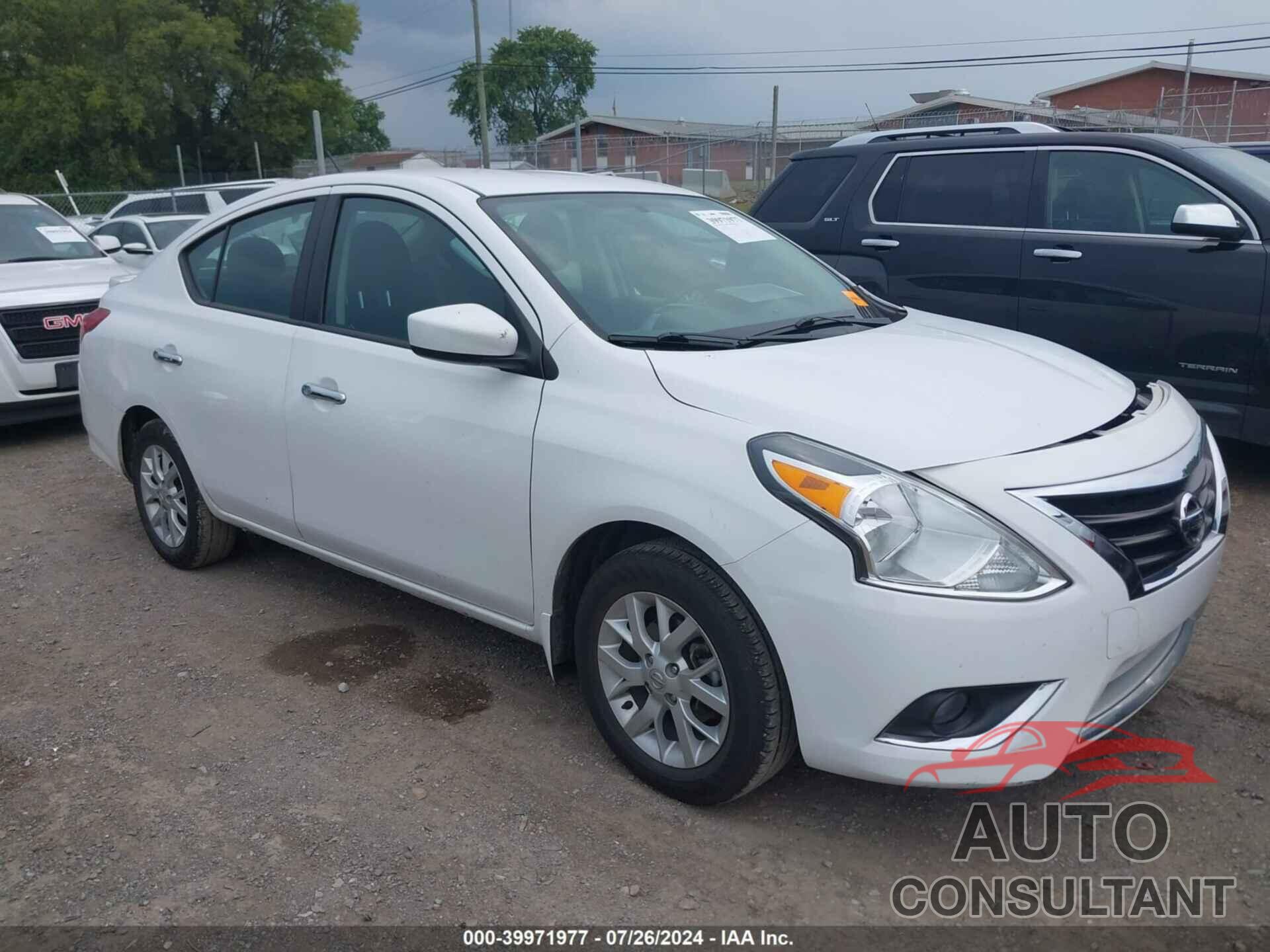 NISSAN VERSA 2018 - 3N1CN7AP1JL862900