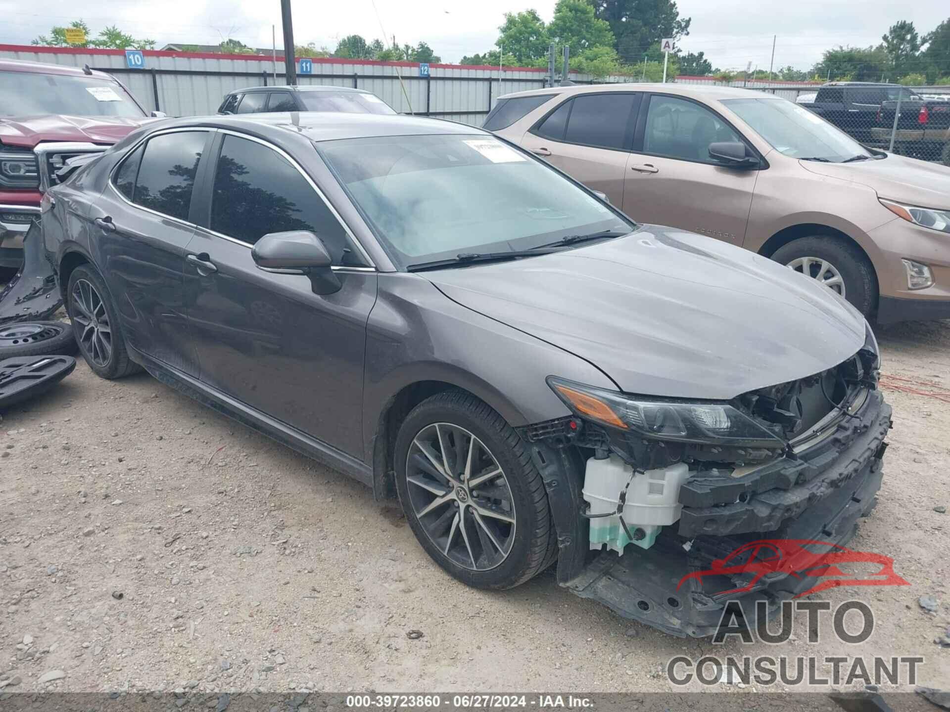 TOYOTA CAMRY 2022 - 4T1G11AK8NU645900