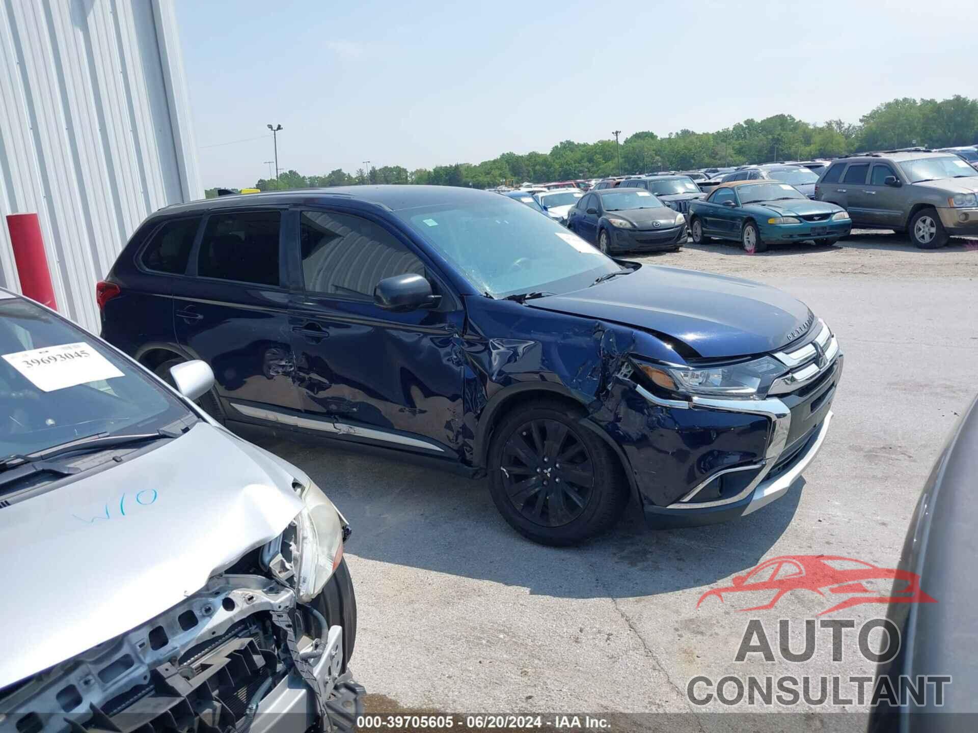 MITSUBISHI OUTLANDER 2018 - JA4AD2A3XJZ020695