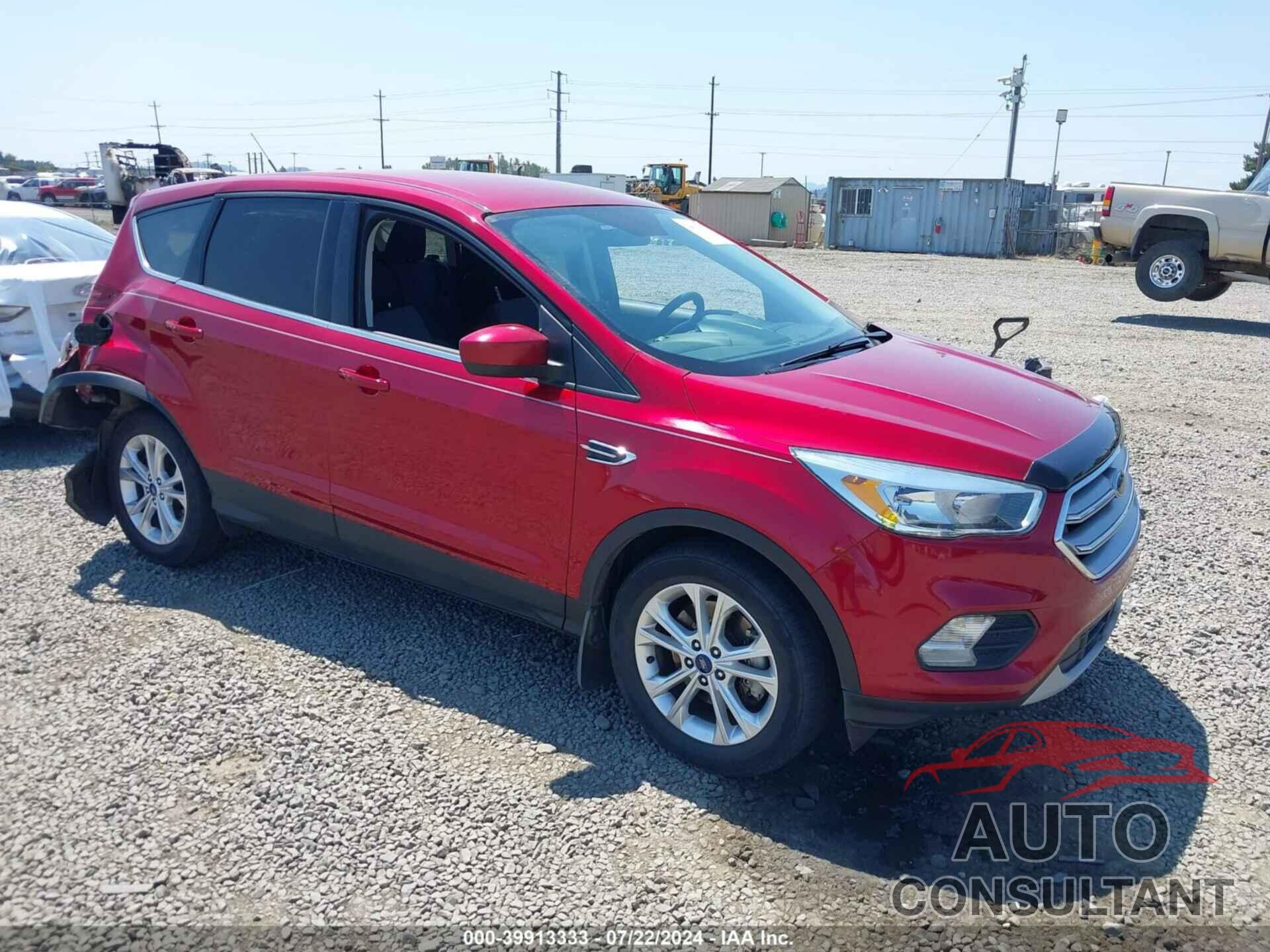 FORD ESCAPE 2017 - 1FMCU9G95HUB31354