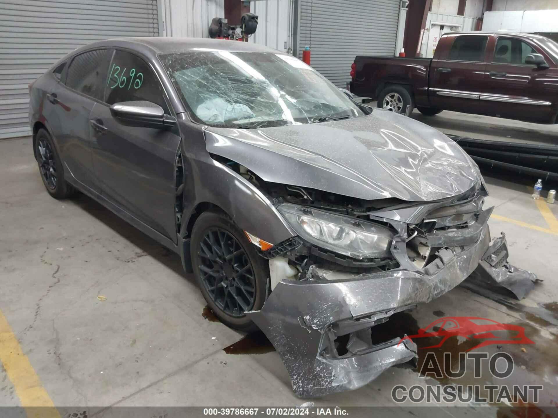 HONDA CIVIC 2018 - 2HGFC2F52JH577420