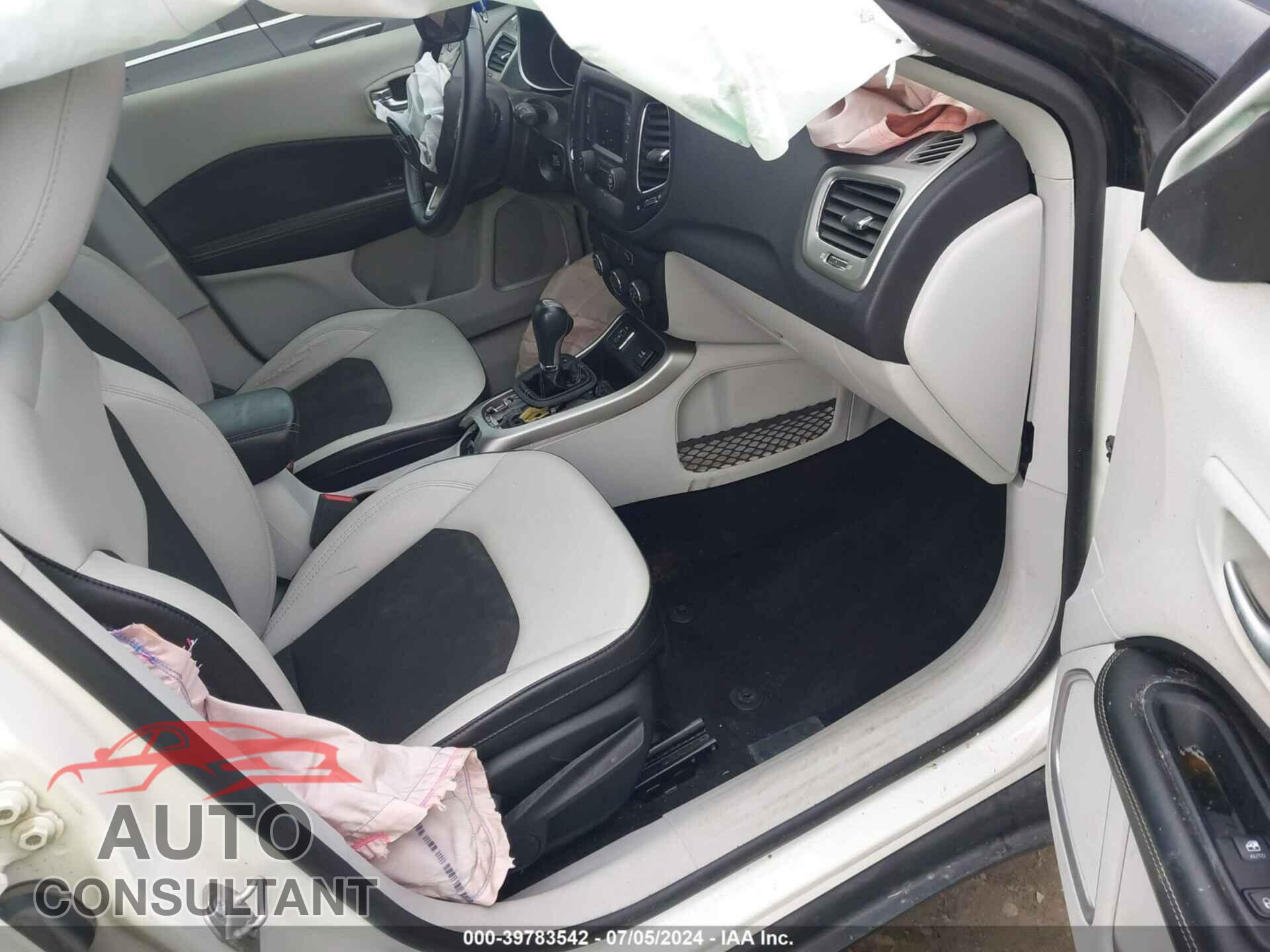JEEP COMPASS 2018 - 3C4NJCBB9JT488601