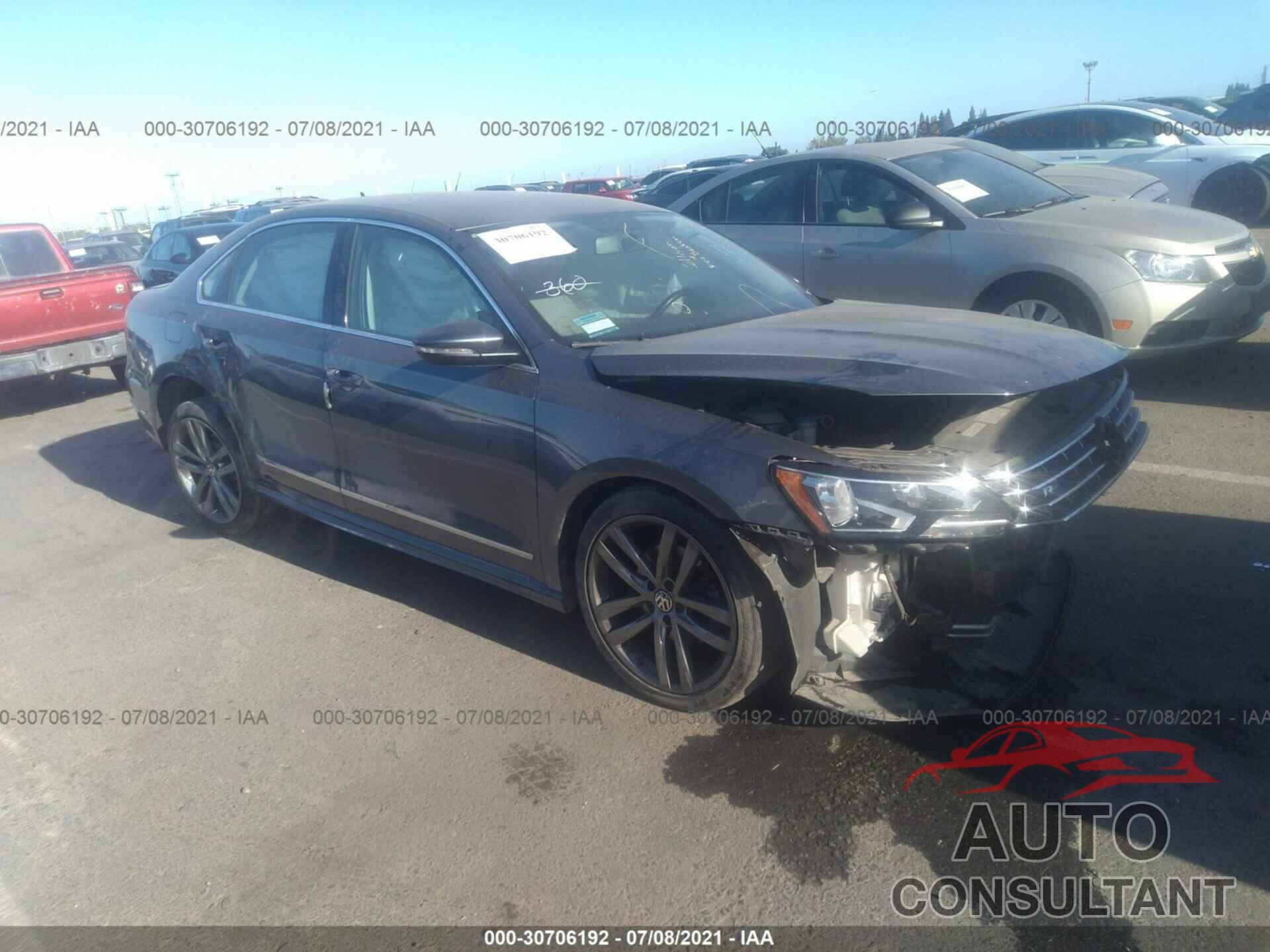 VOLKSWAGEN PASSAT 2016 - 1VWAT7A31GC036833
