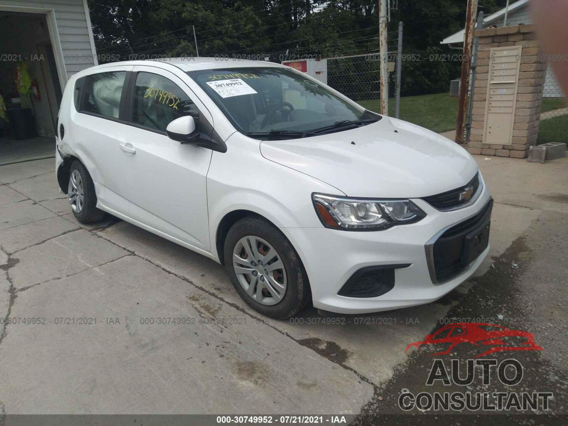 CHEVROLET SONIC 2017 - 1G1JG6SH5H4170907