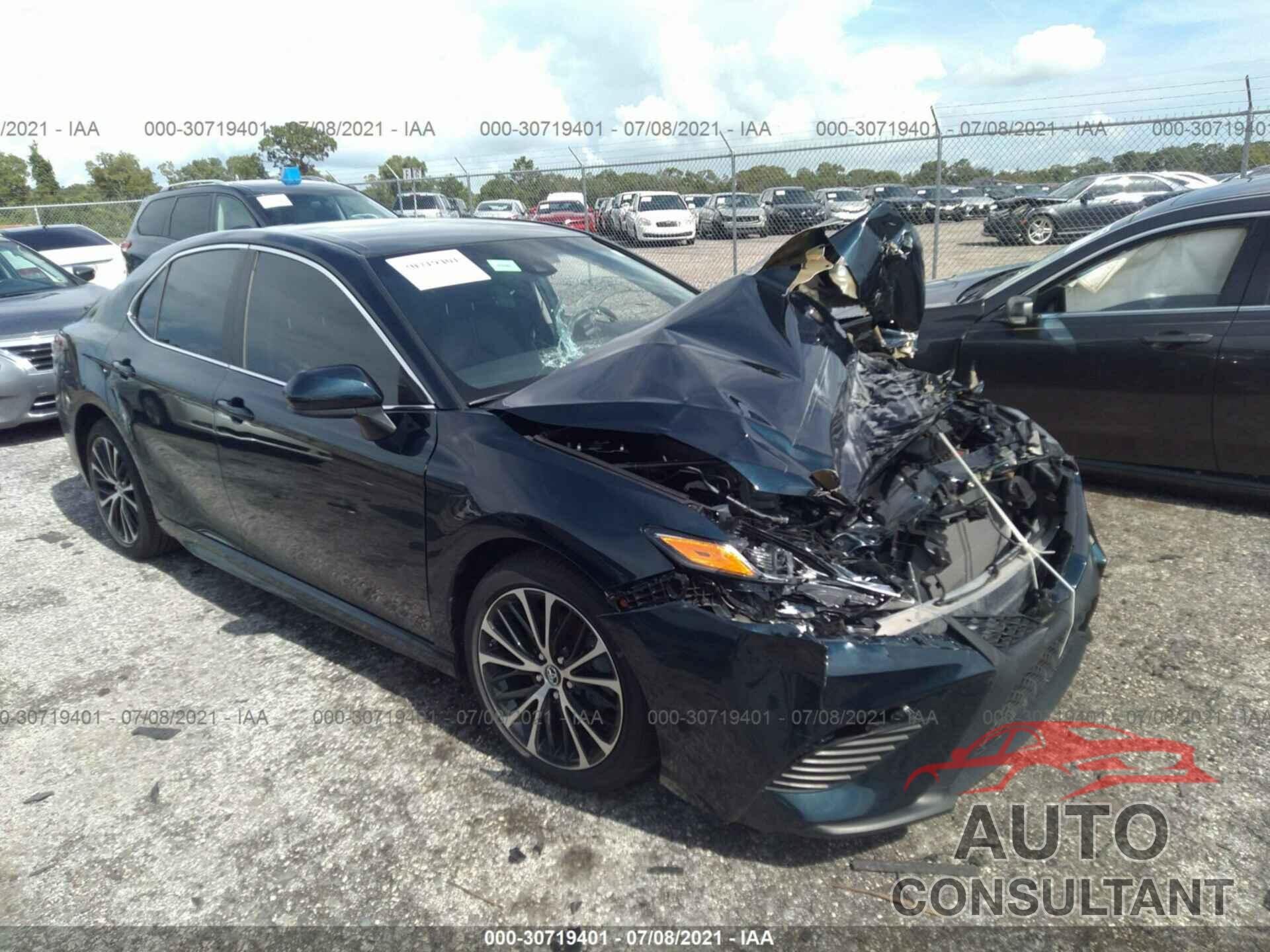 TOYOTA CAMRY 2018 - 4T1B11HK9JU672579