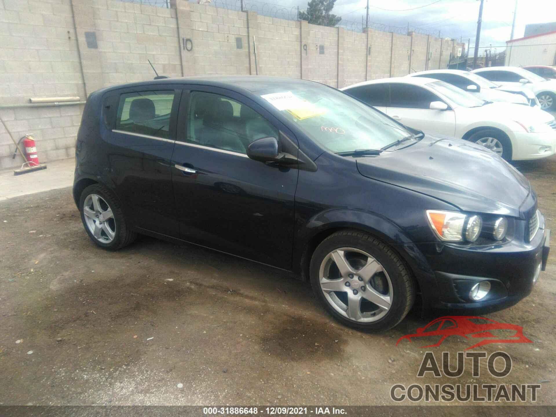 CHEVROLET SONIC 2016 - 1G1JE6SBXG4140804