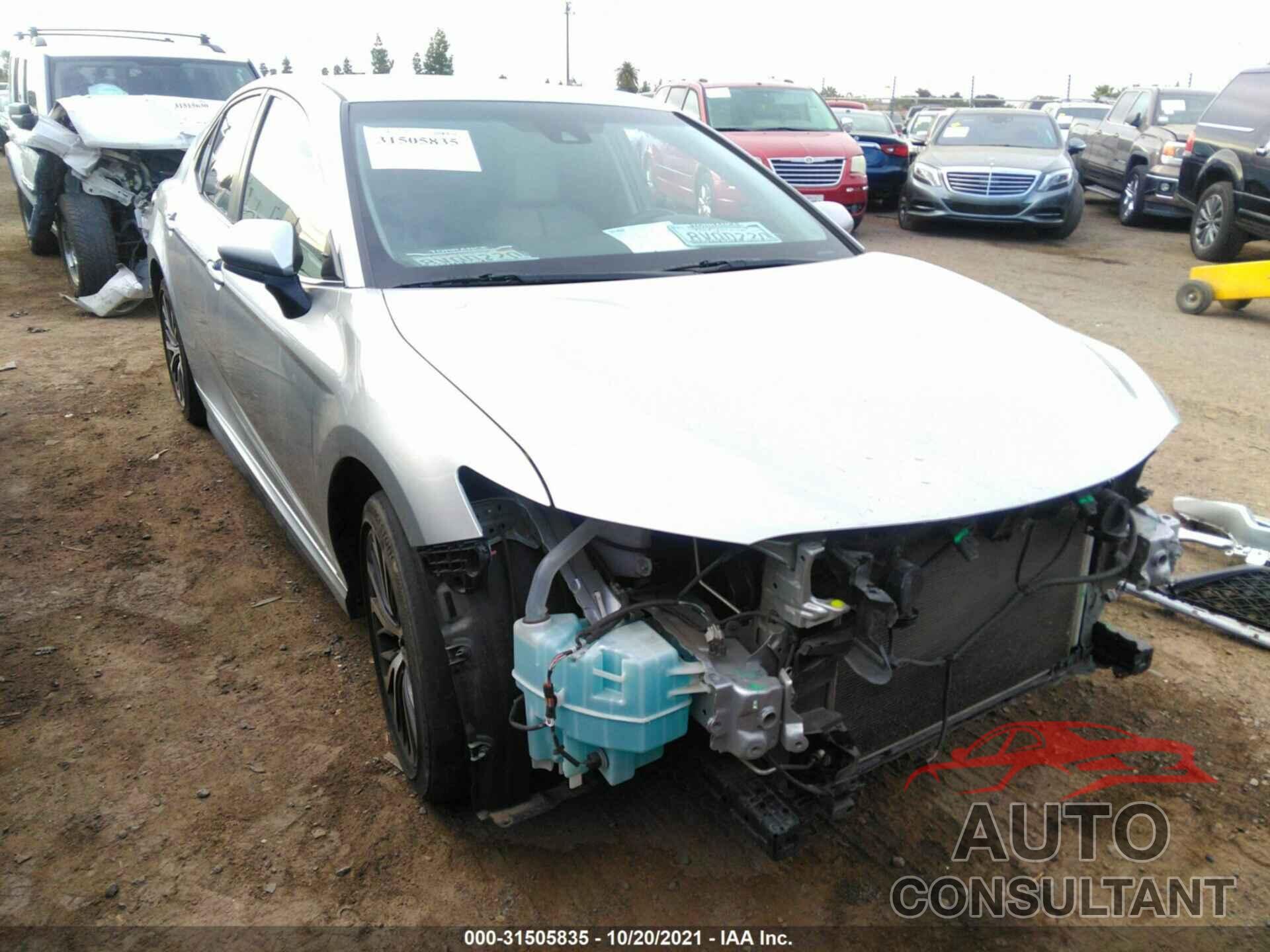 TOYOTA CAMRY 2018 - JTNB11HK6J3042735