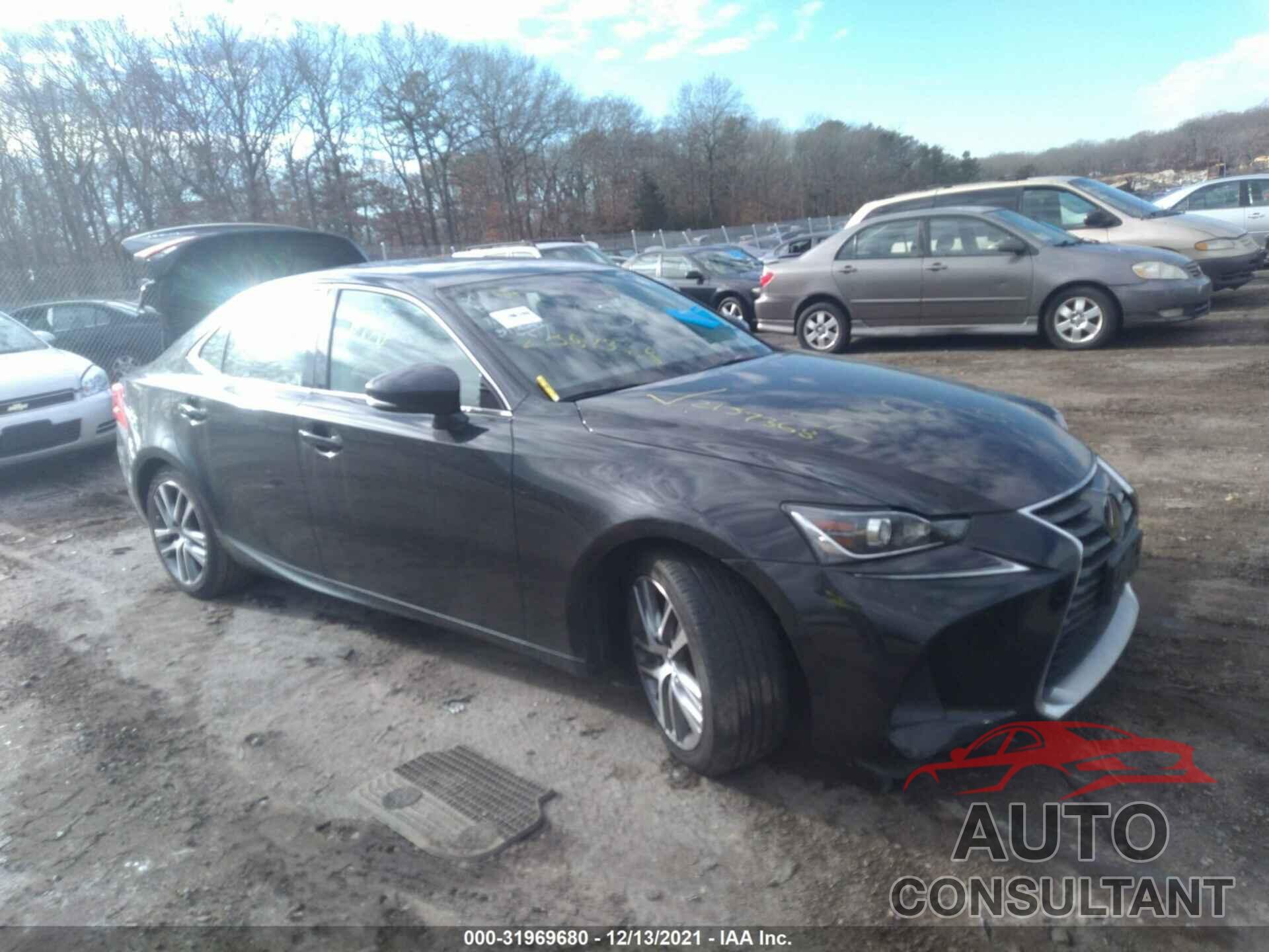 LEXUS IS 2018 - JTHC81D29J5026171