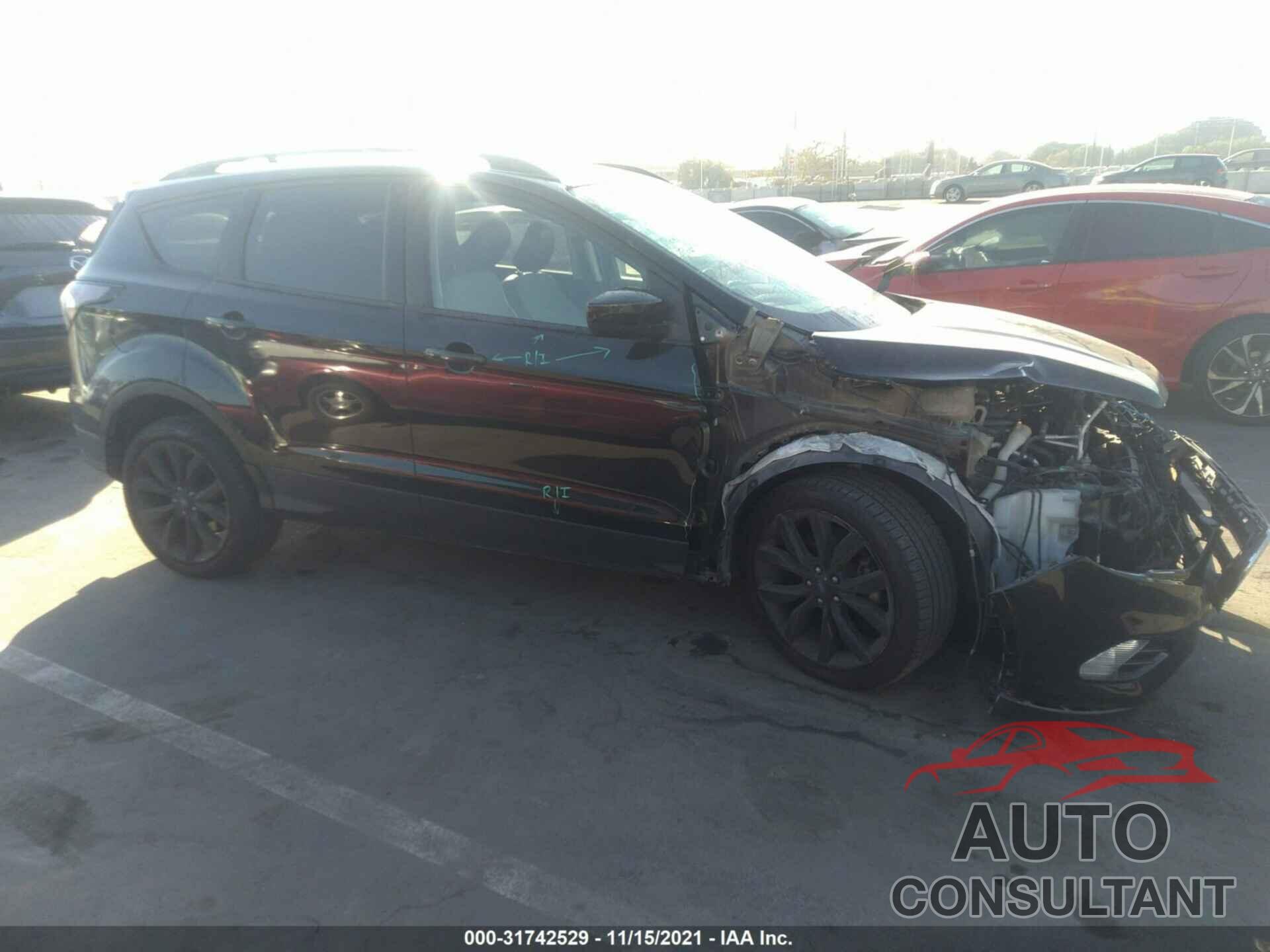 FORD ESCAPE 2018 - 1FMCU0GD6JUA85944