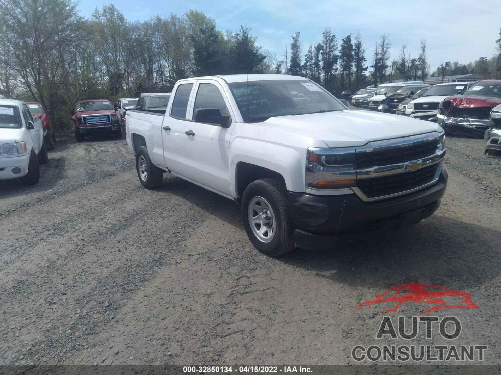 CHEVROLET SILVERADO 1500 2018 - 1GCVKNEH9JZ332057