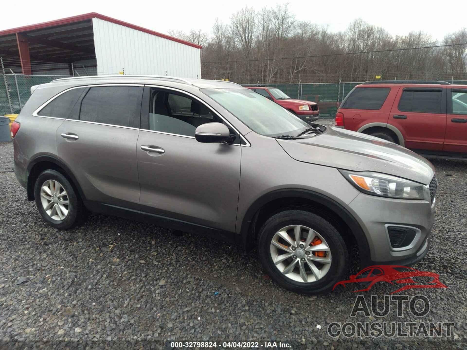KIA SORENTO 2017 - 5XYPG4A38HG226318