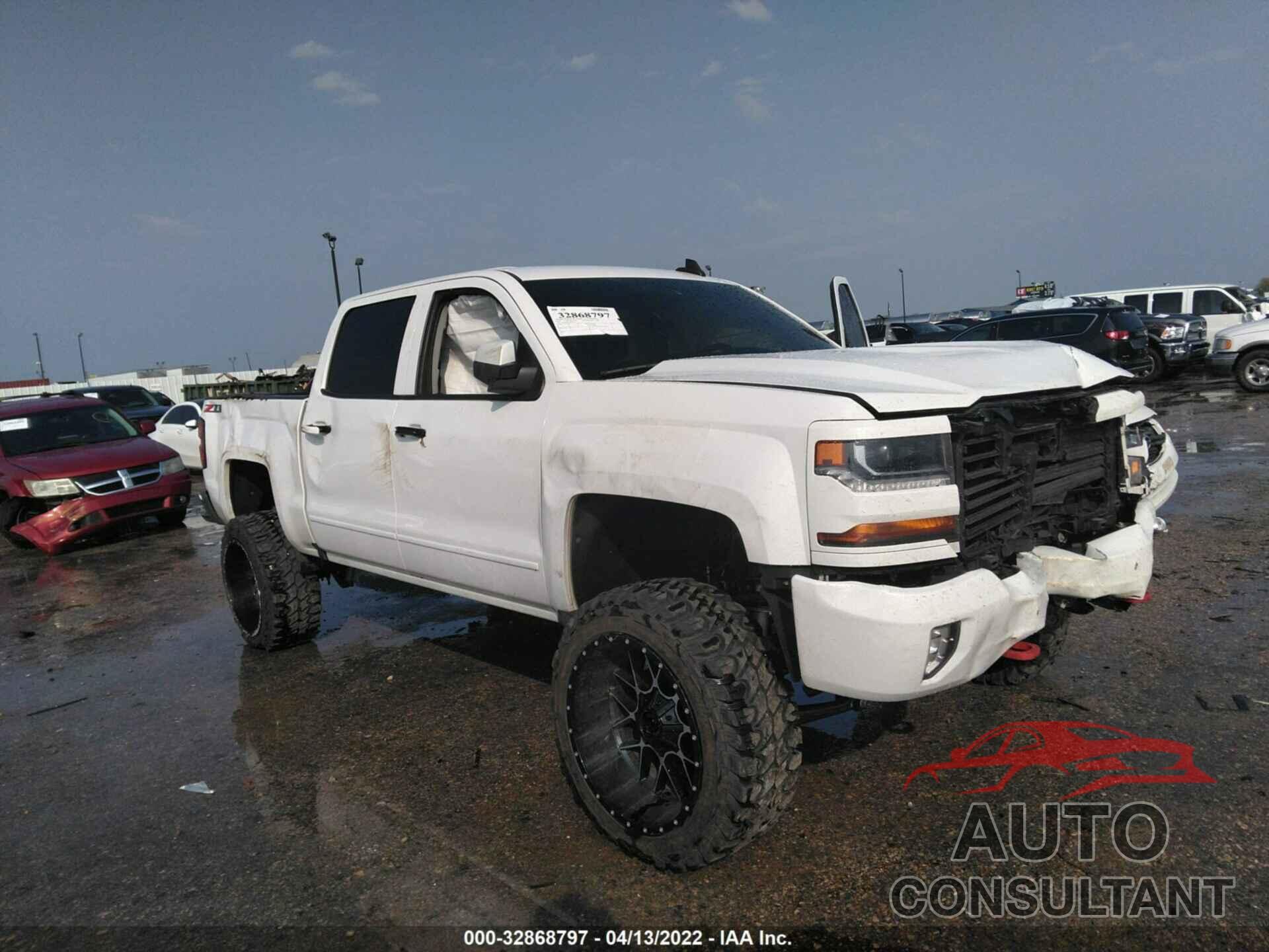 CHEVROLET SILVERADO 1500 2018 - 3GCUKREC6JG320312