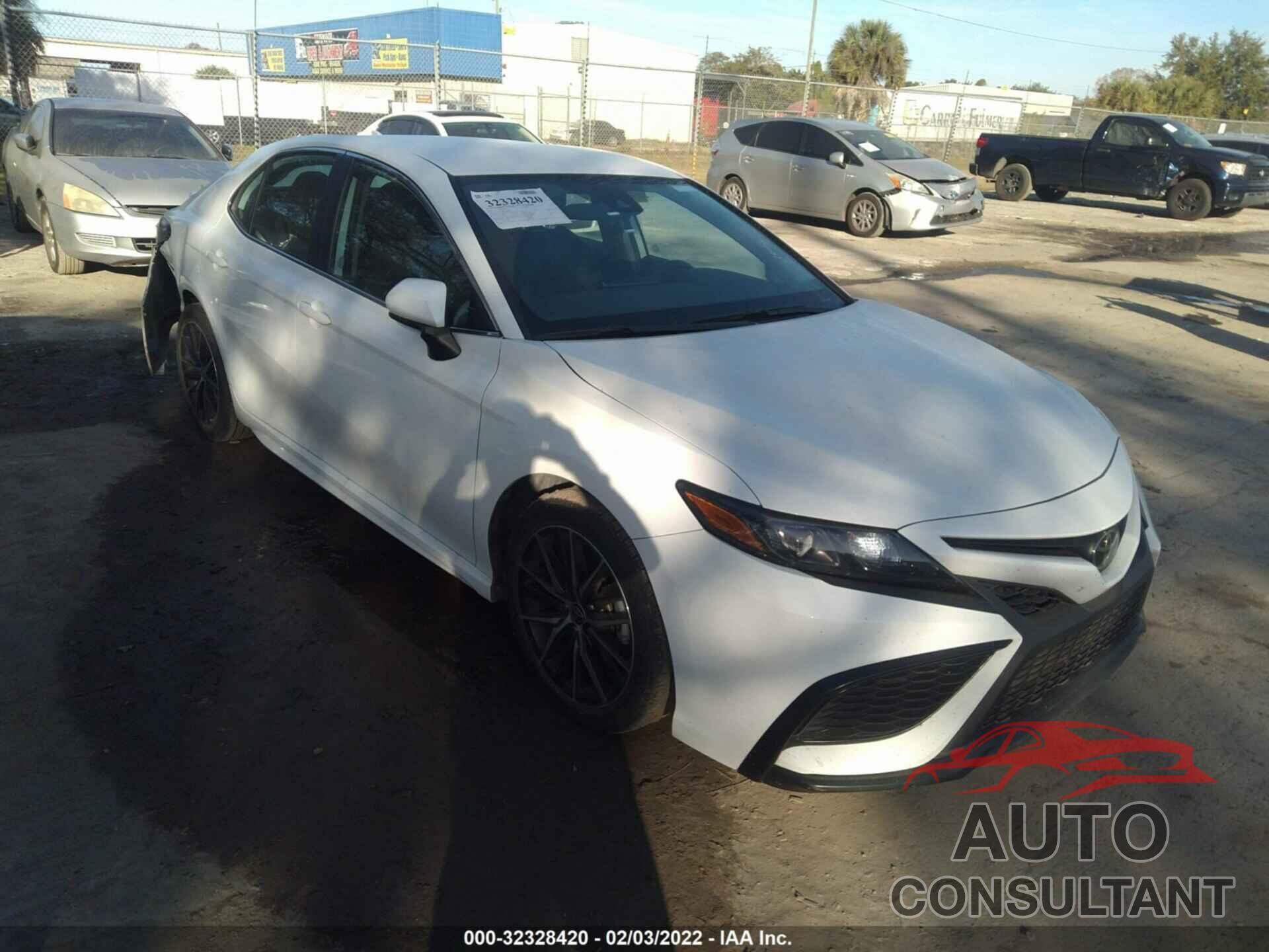 TOYOTA CAMRY 2021 - 4T1G11AK4MU444848