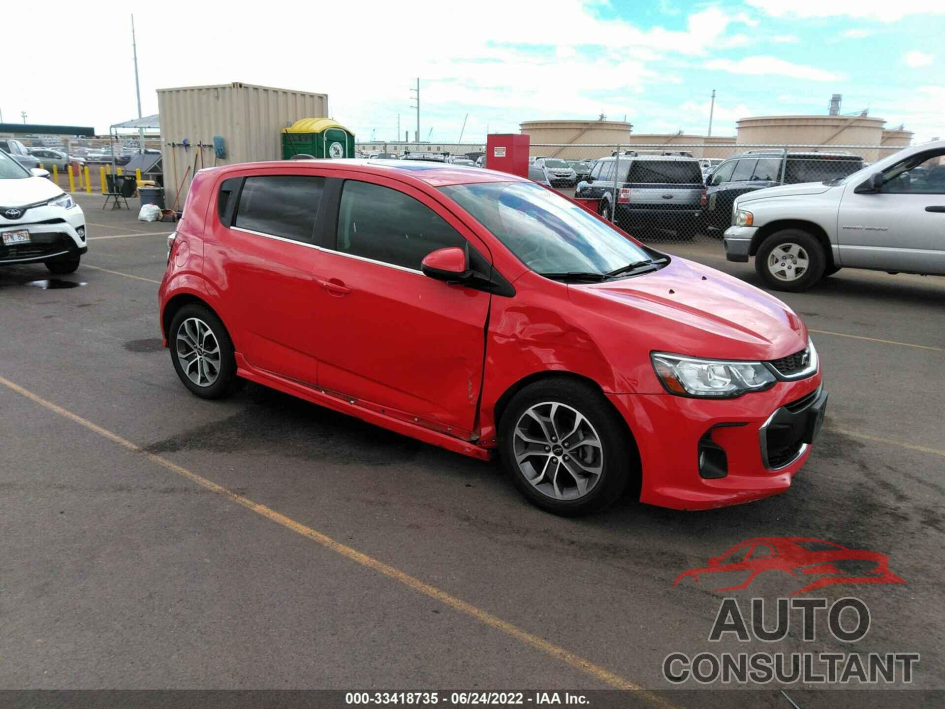 CHEVROLET SONIC 2018 - 1G1JD6SB6J4126537