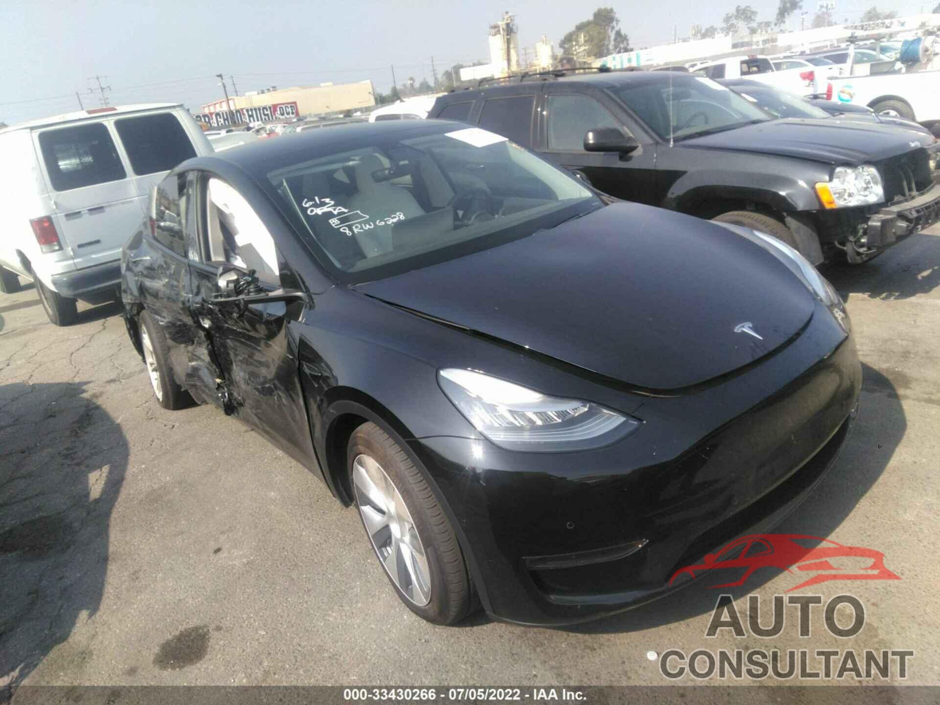 TESLA MODEL Y 2020 - 5YJYGDEE7LF016096