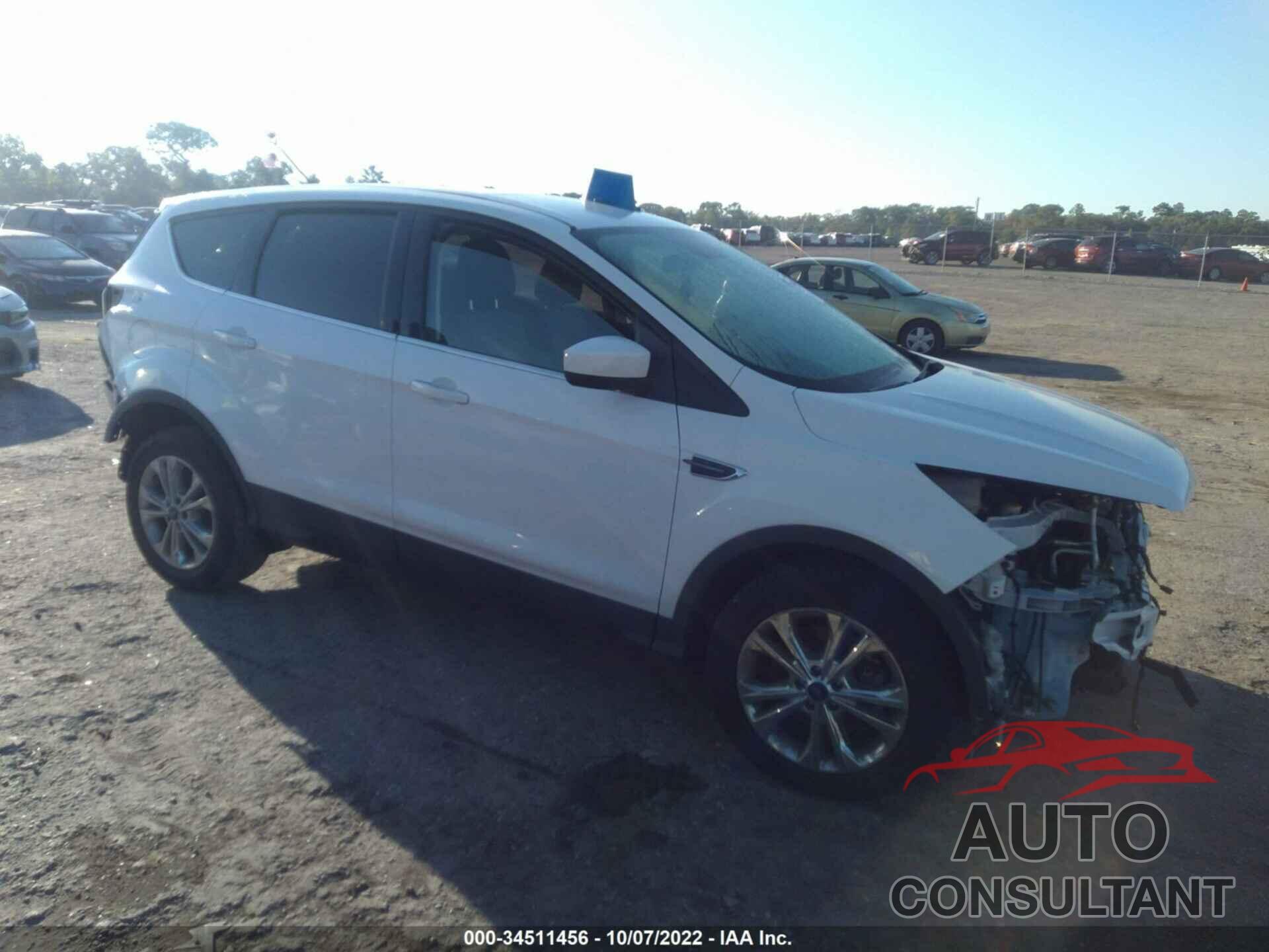 FORD ESCAPE 2017 - 1FMCU0G91HUC81229